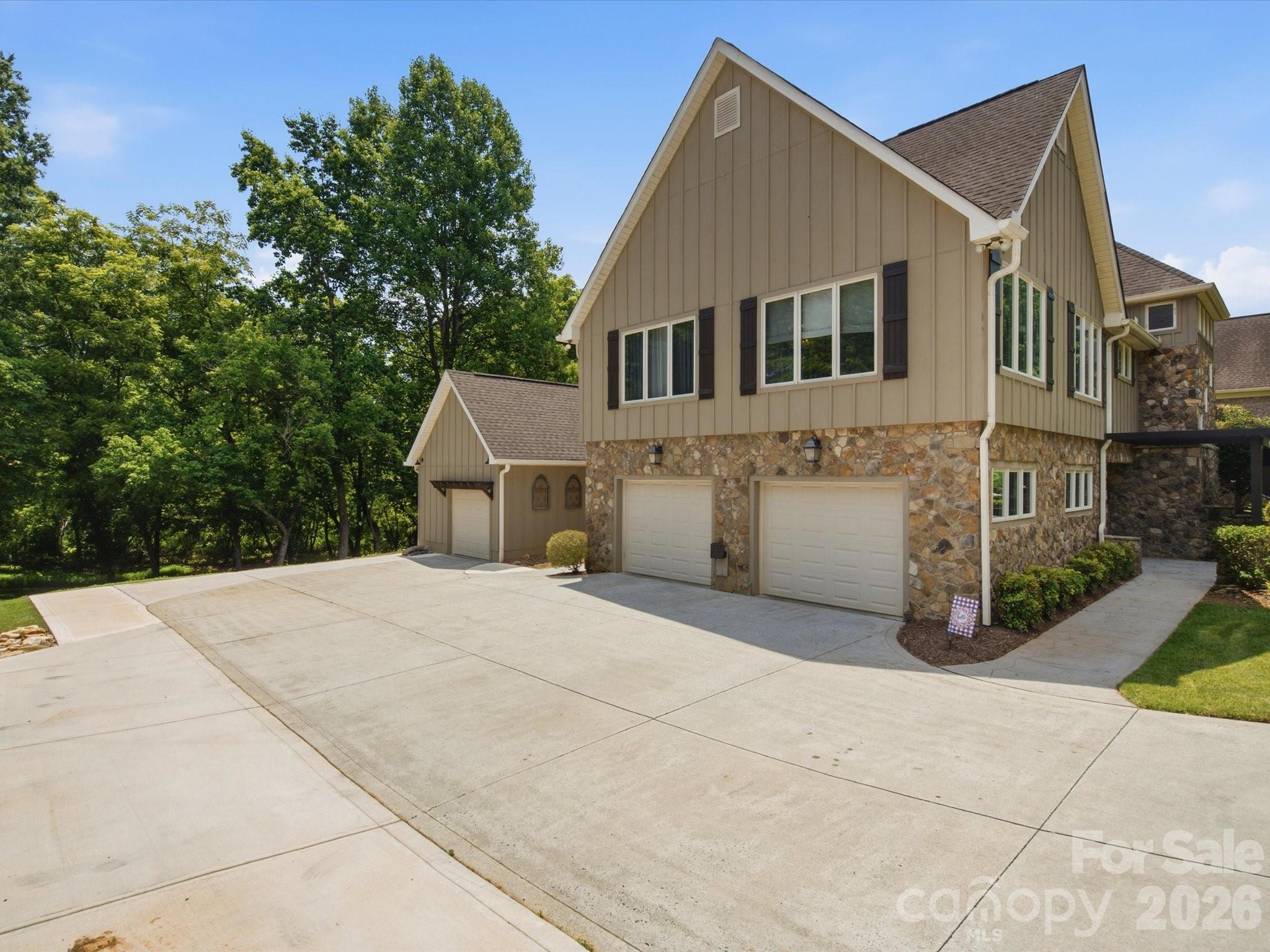 3004 Dodsworth Drive — Cramerton