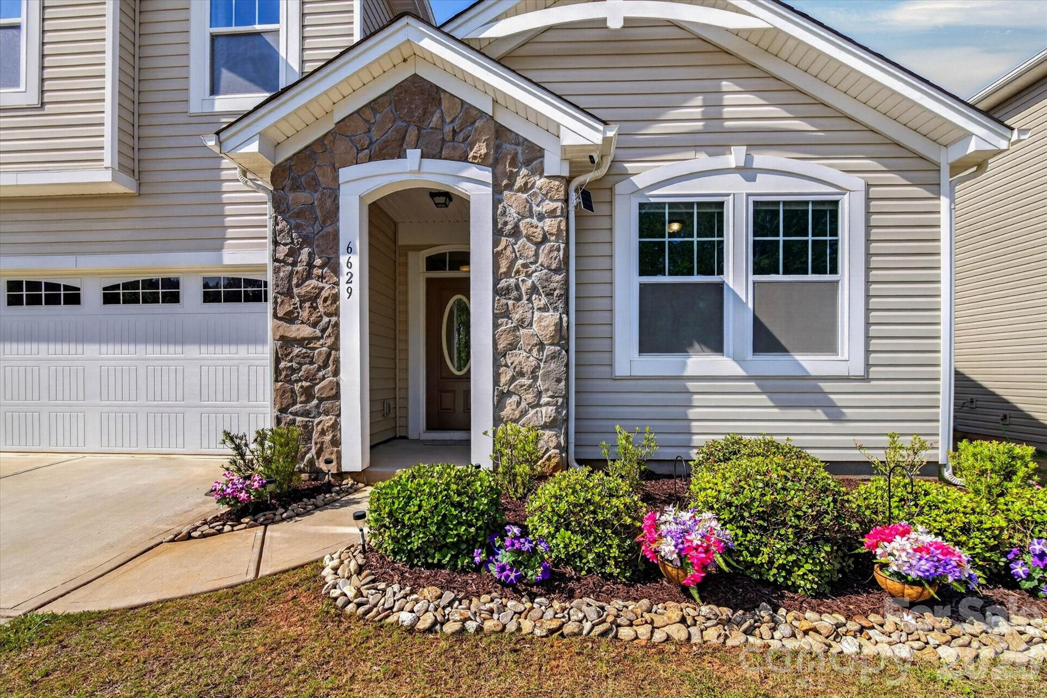 6629 Meridale Forest Drive — Charlotte