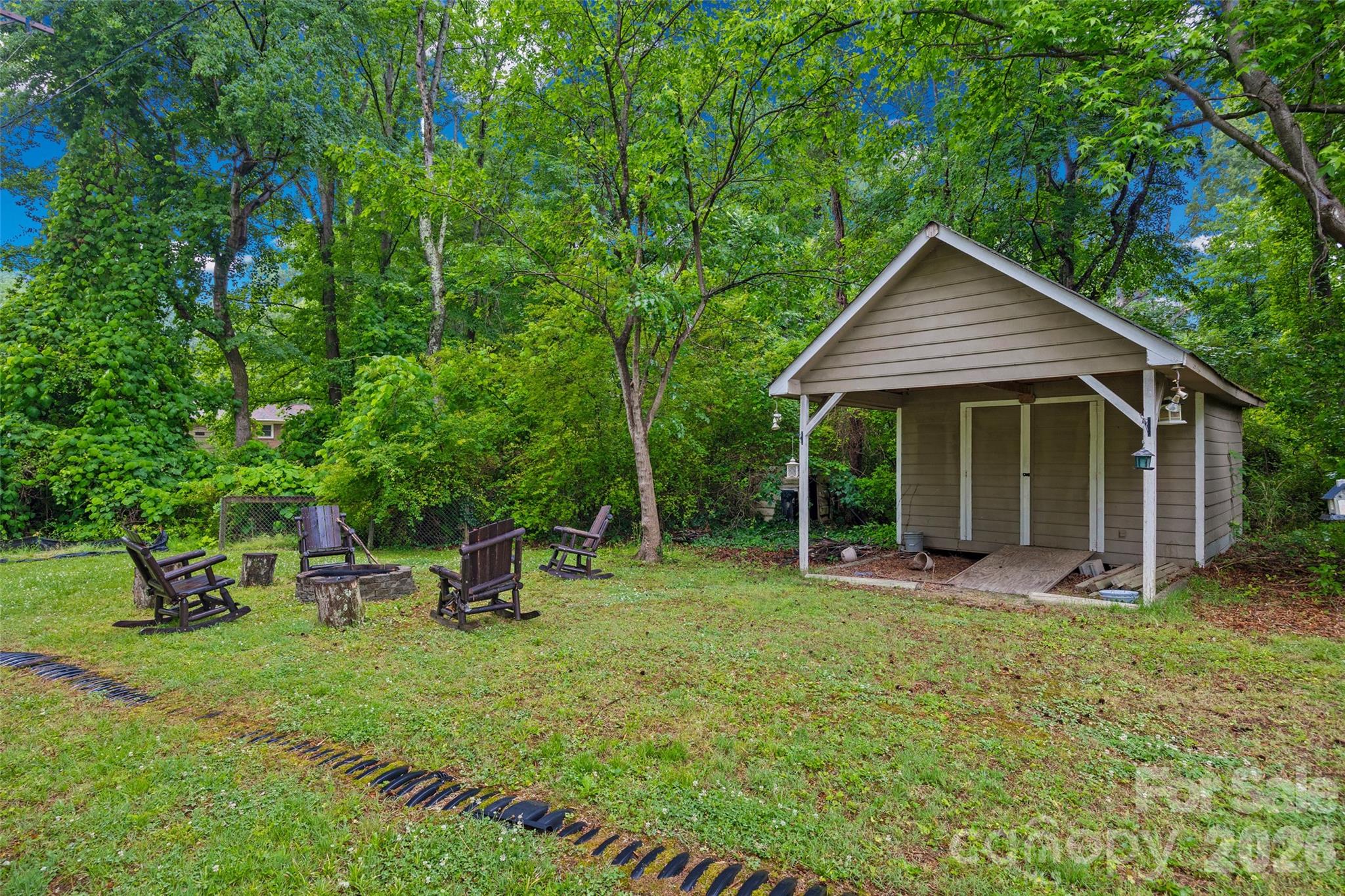 1208 Crowders Mountain Road — Bessemer City