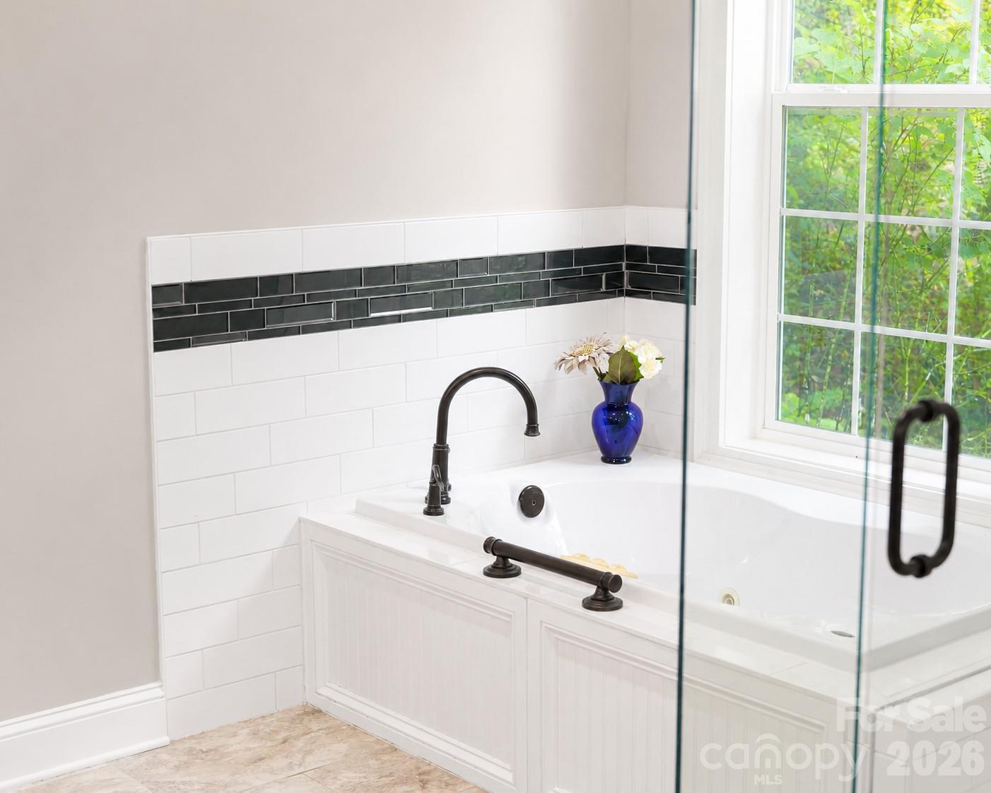 60 Hawks Pointe Lane — Weaverville