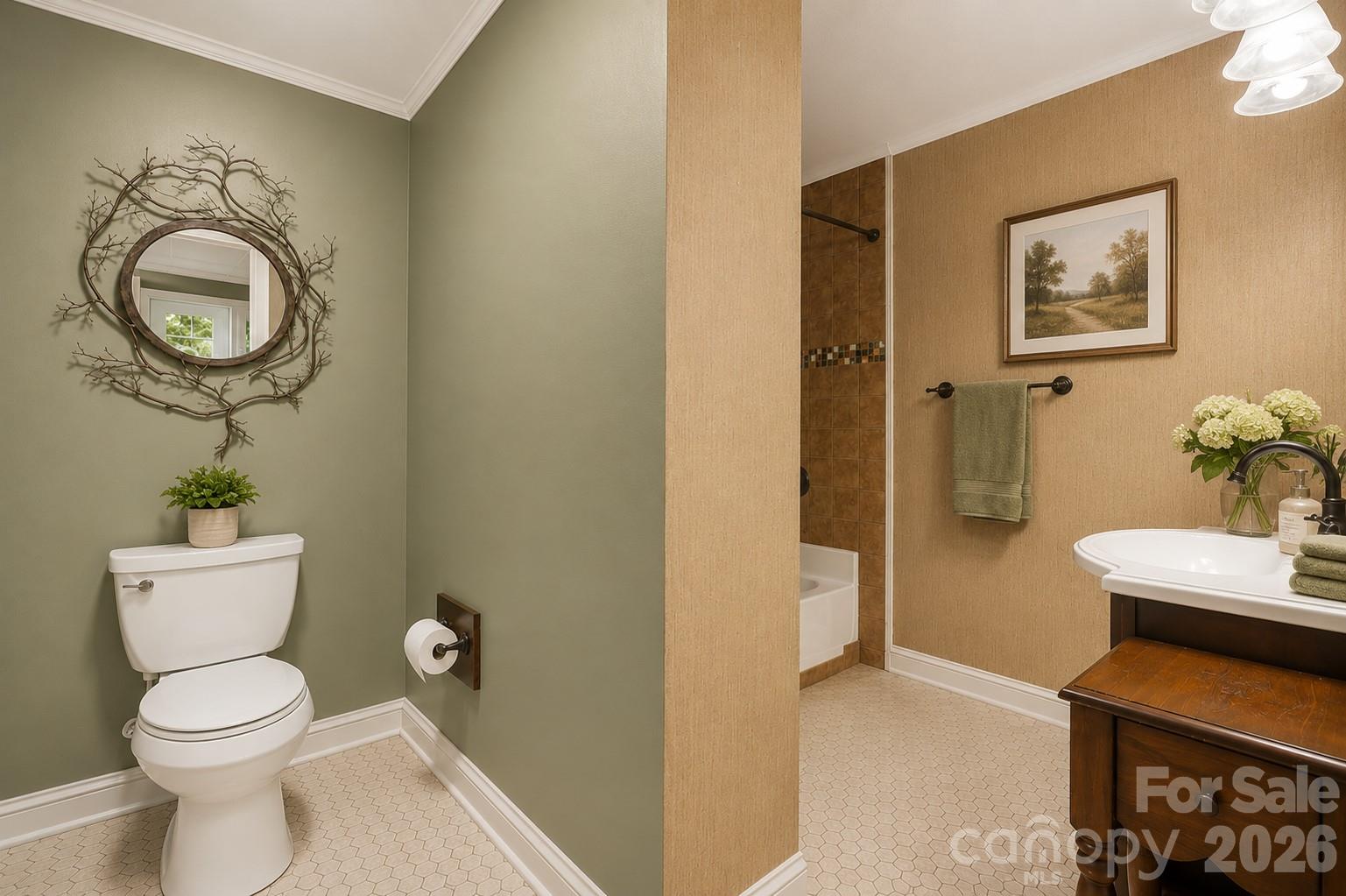 60 Hawks Pointe Lane — Weaverville