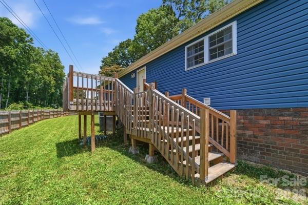 864 Stowe Lane — Gastonia