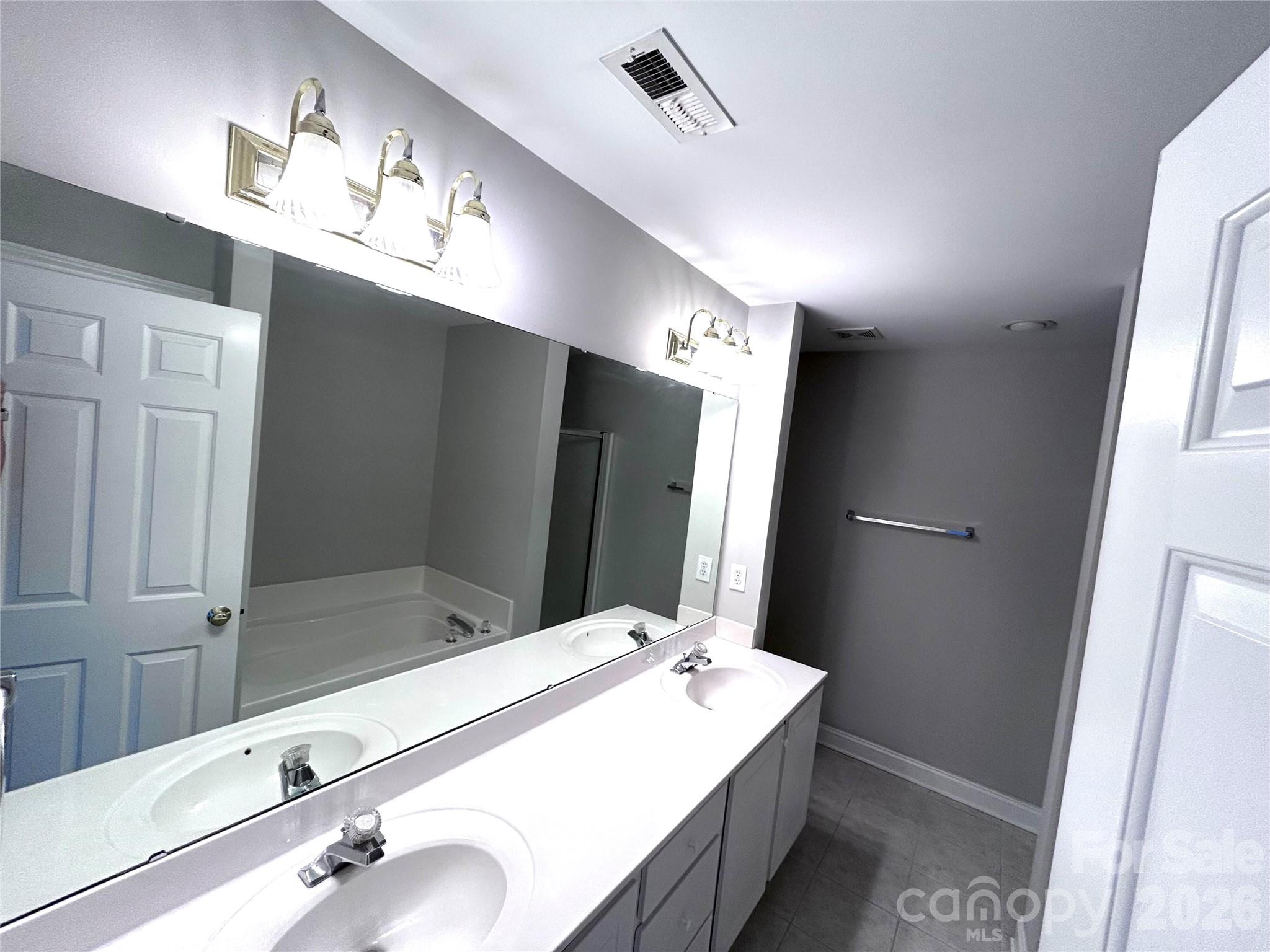 4460 Coventry Row Court — Charlotte