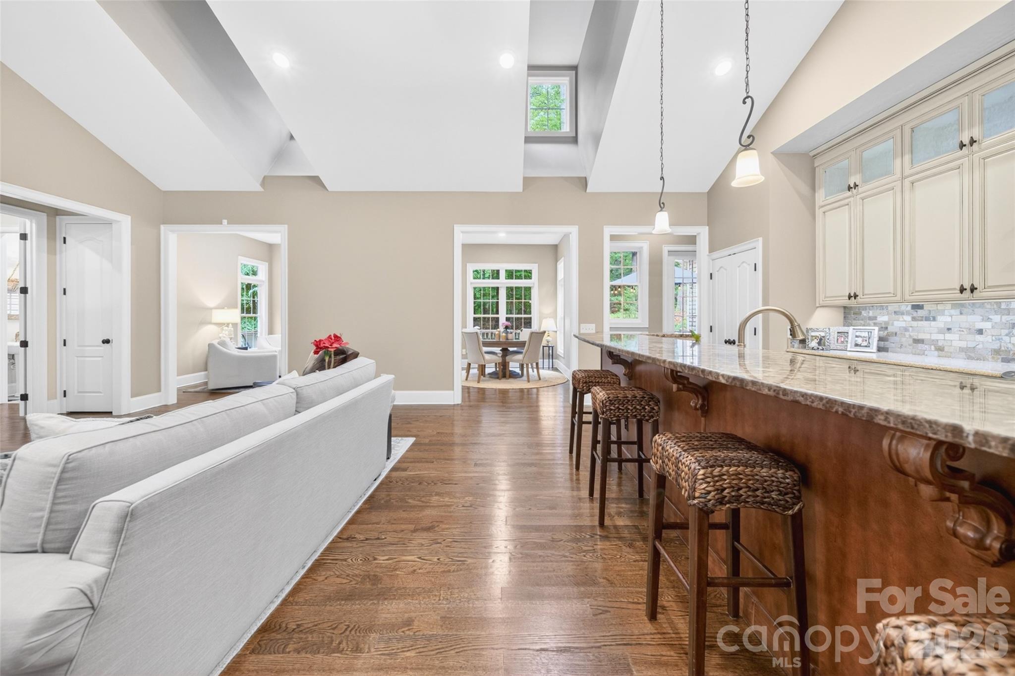 2932 Oakdale Road — Charlotte