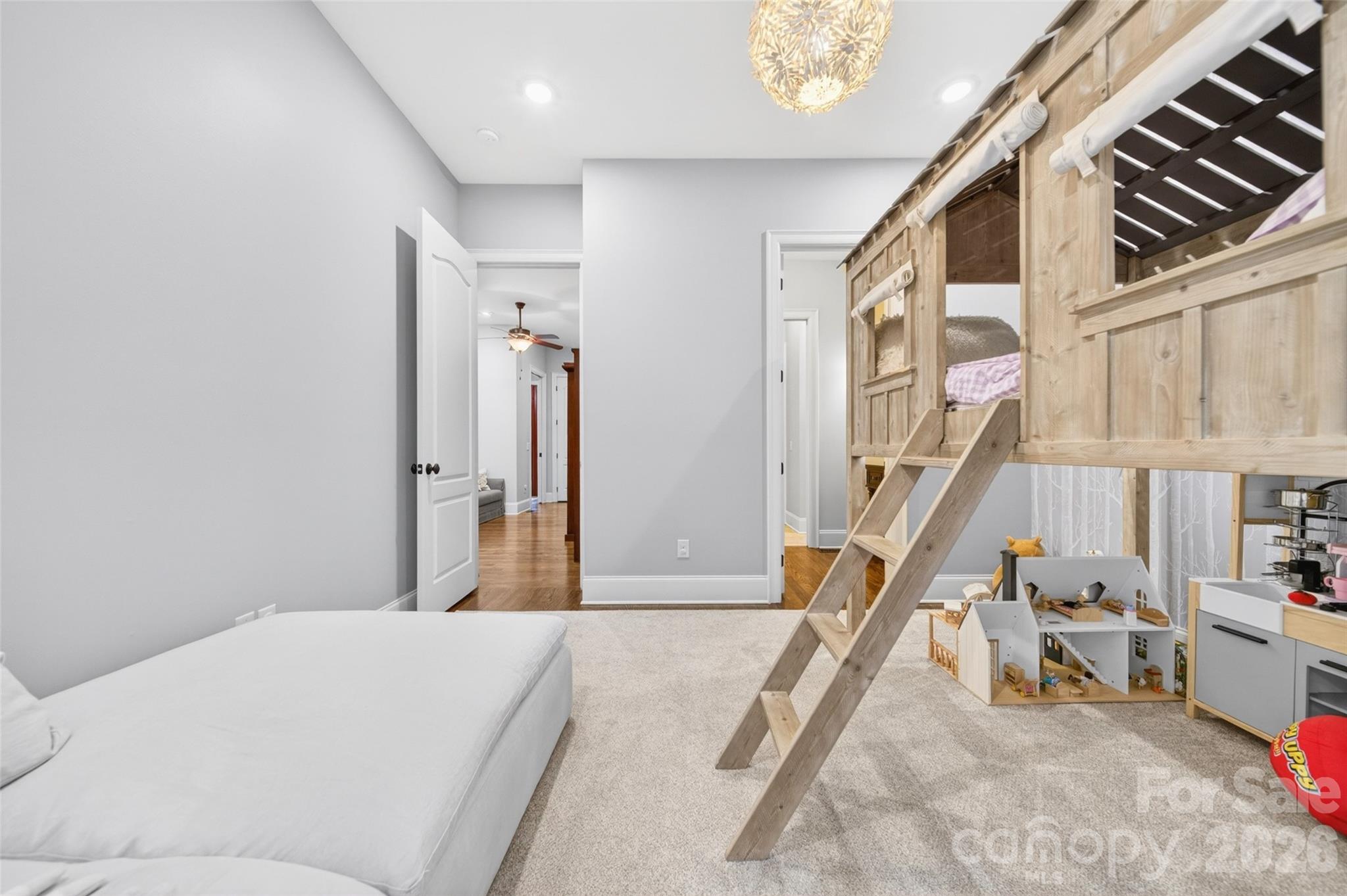 2932 Oakdale Road — Charlotte
