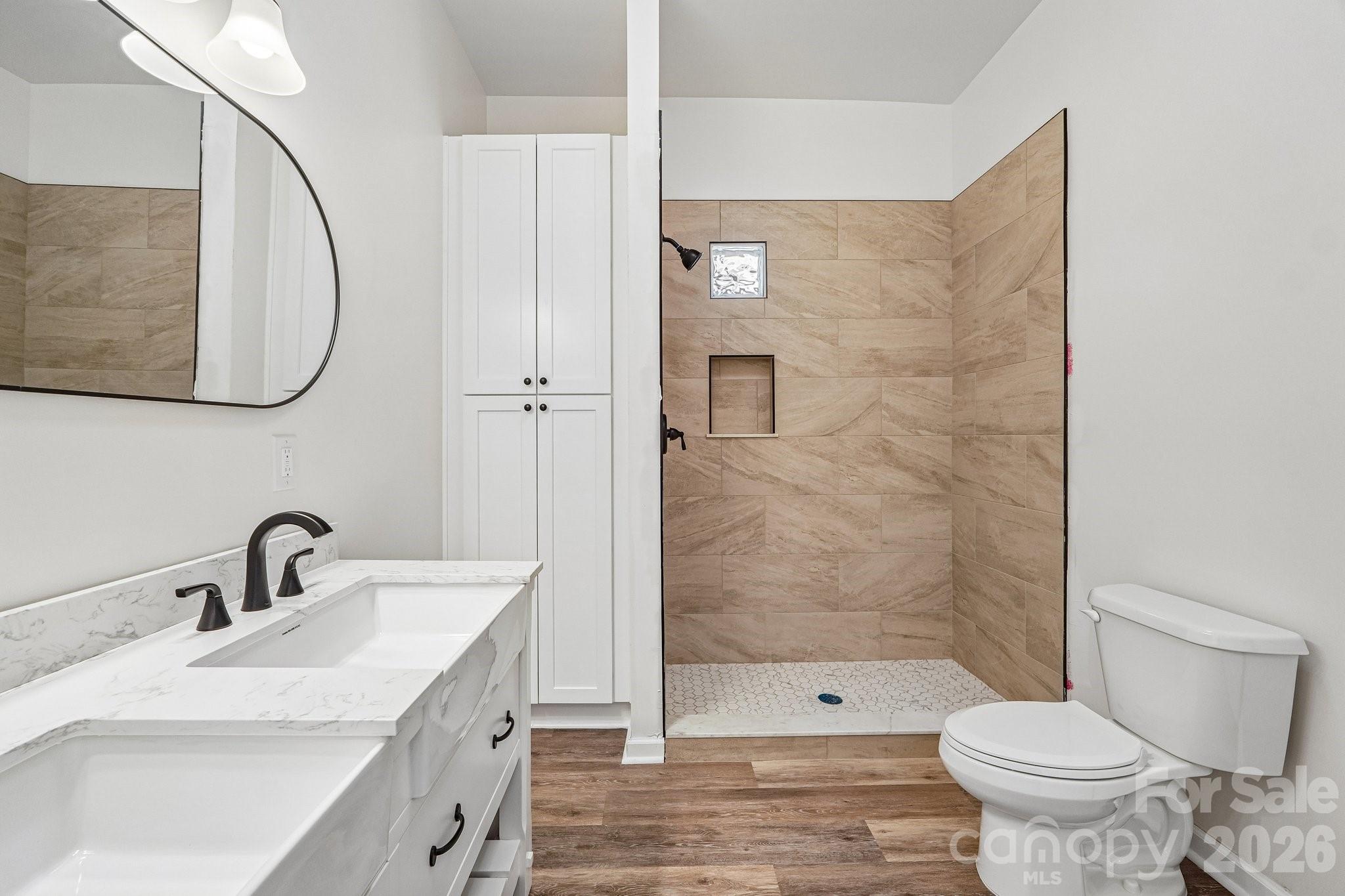 616 14th Street SW — Hickory