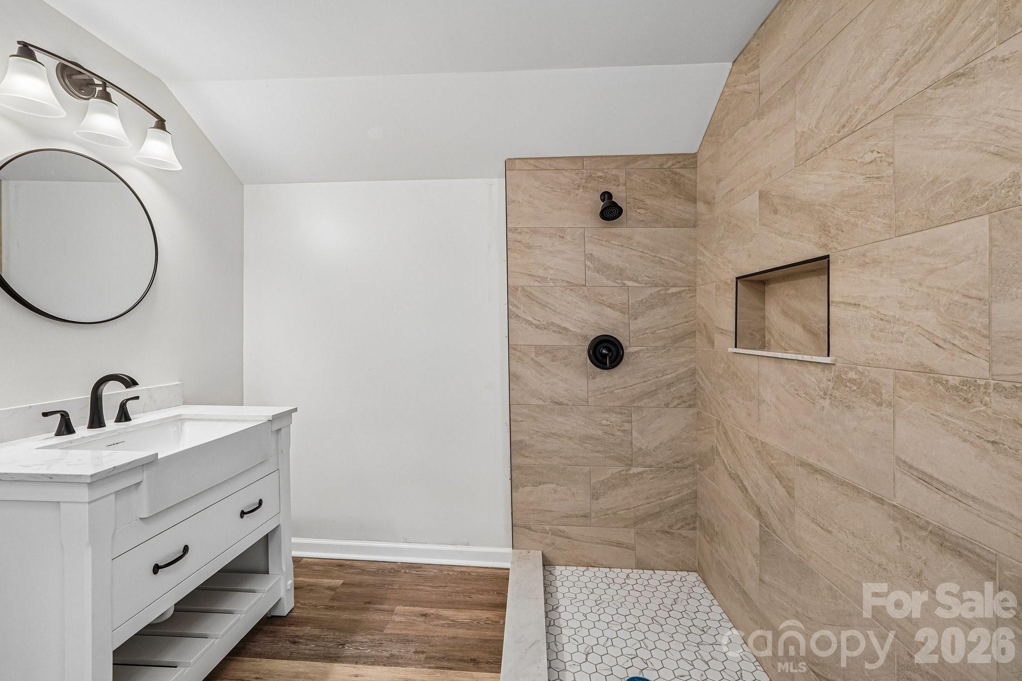 616 14th Street SW — Hickory