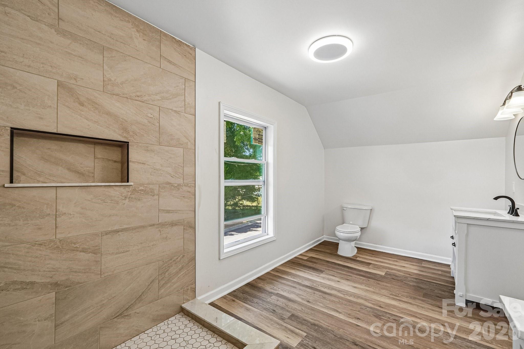 616 14th Street SW — Hickory