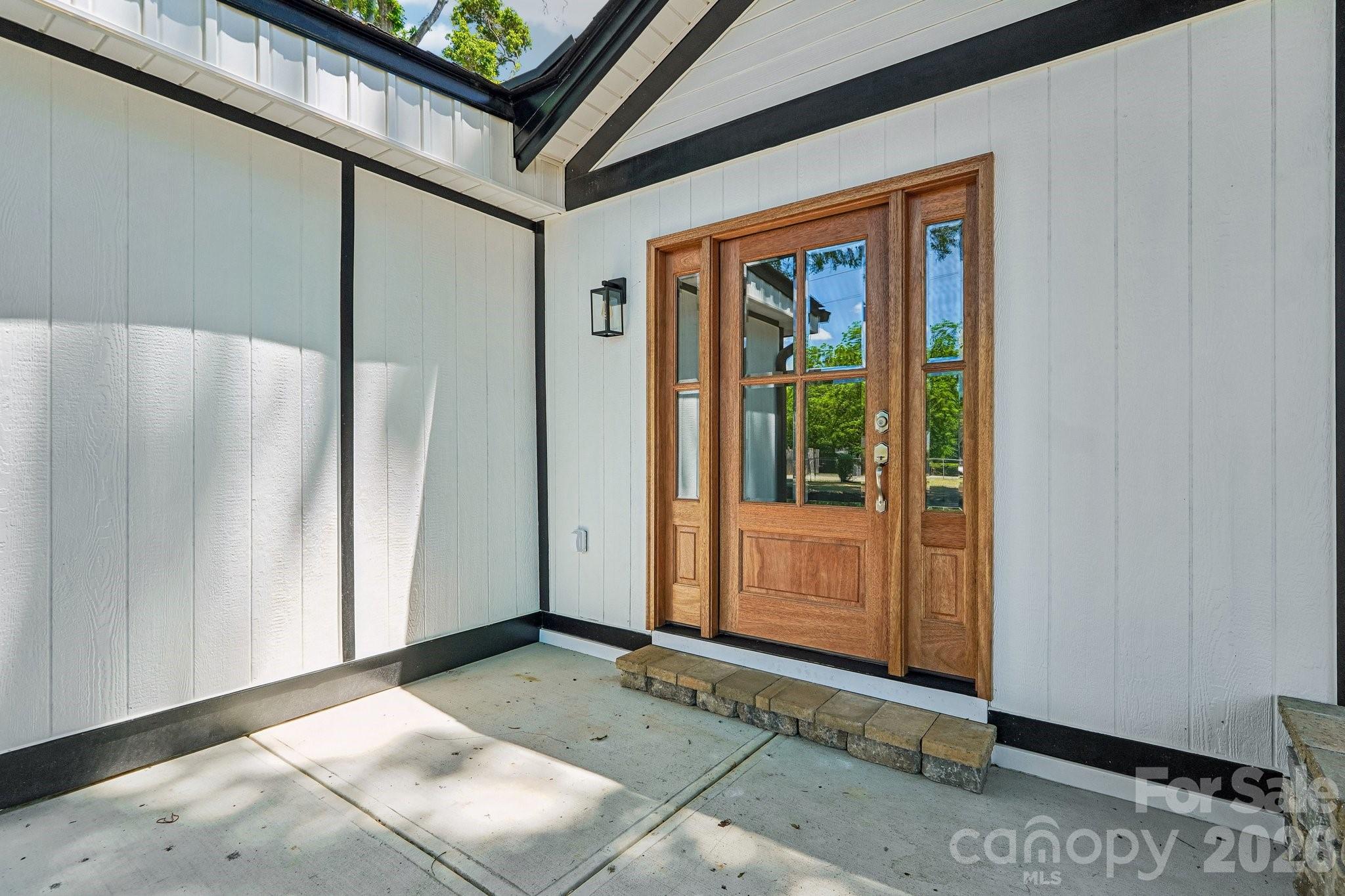 616 14th Street SW — Hickory