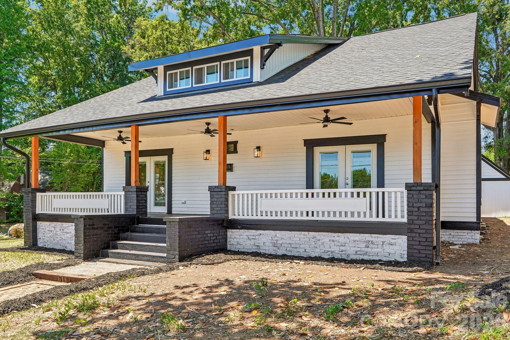 616 14th Street SW — Hickory