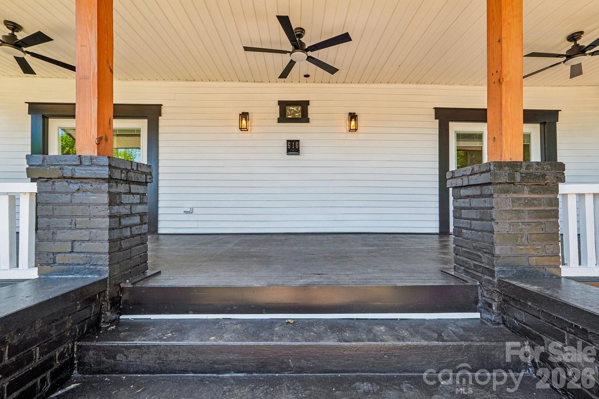 616 14th Street SW — Hickory
