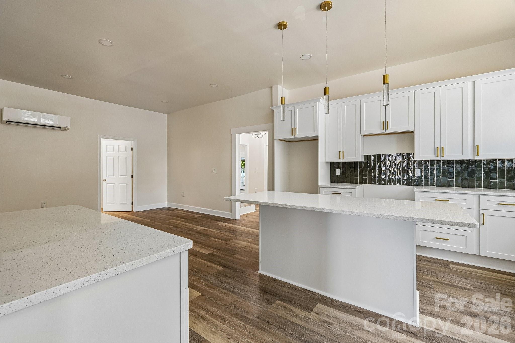 616 14th Street SW — Hickory