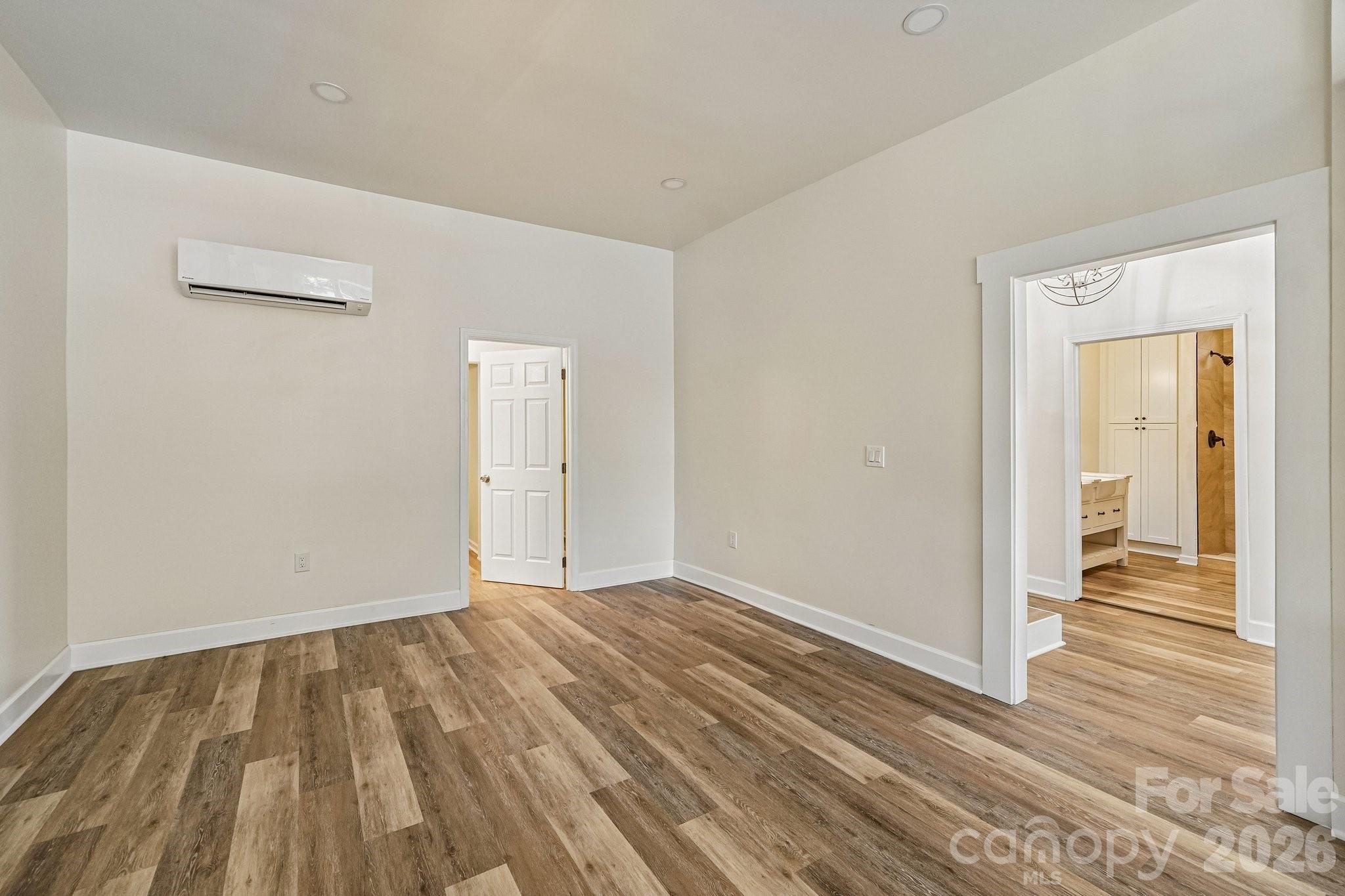 616 14th Street SW — Hickory