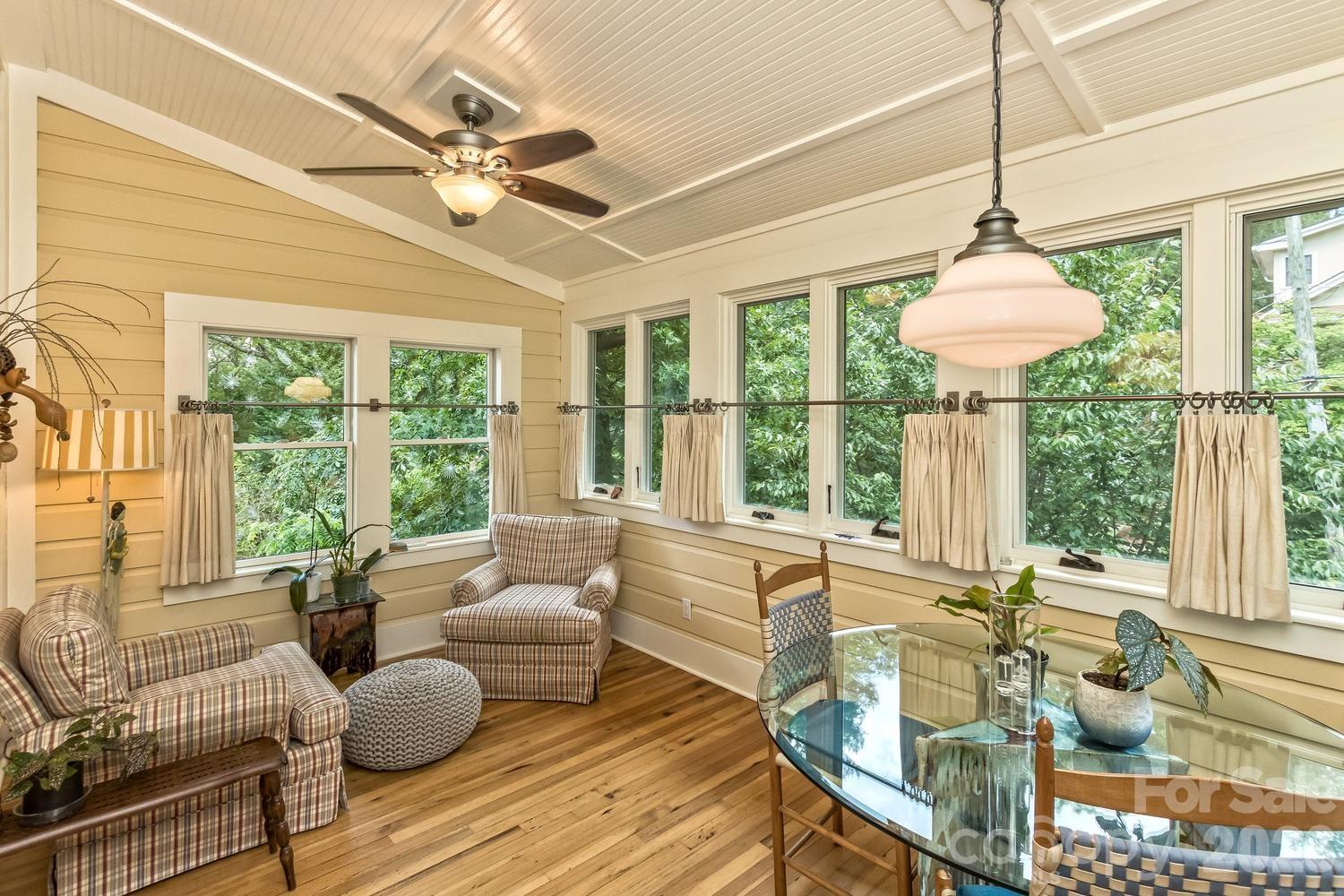 23 Woodvale Avenue — Asheville