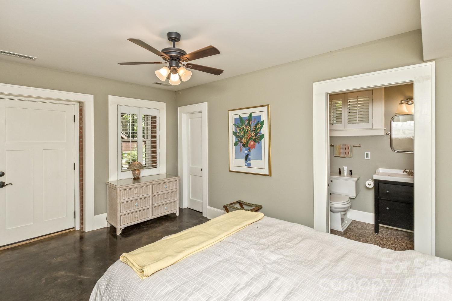 23 Woodvale Avenue — Asheville