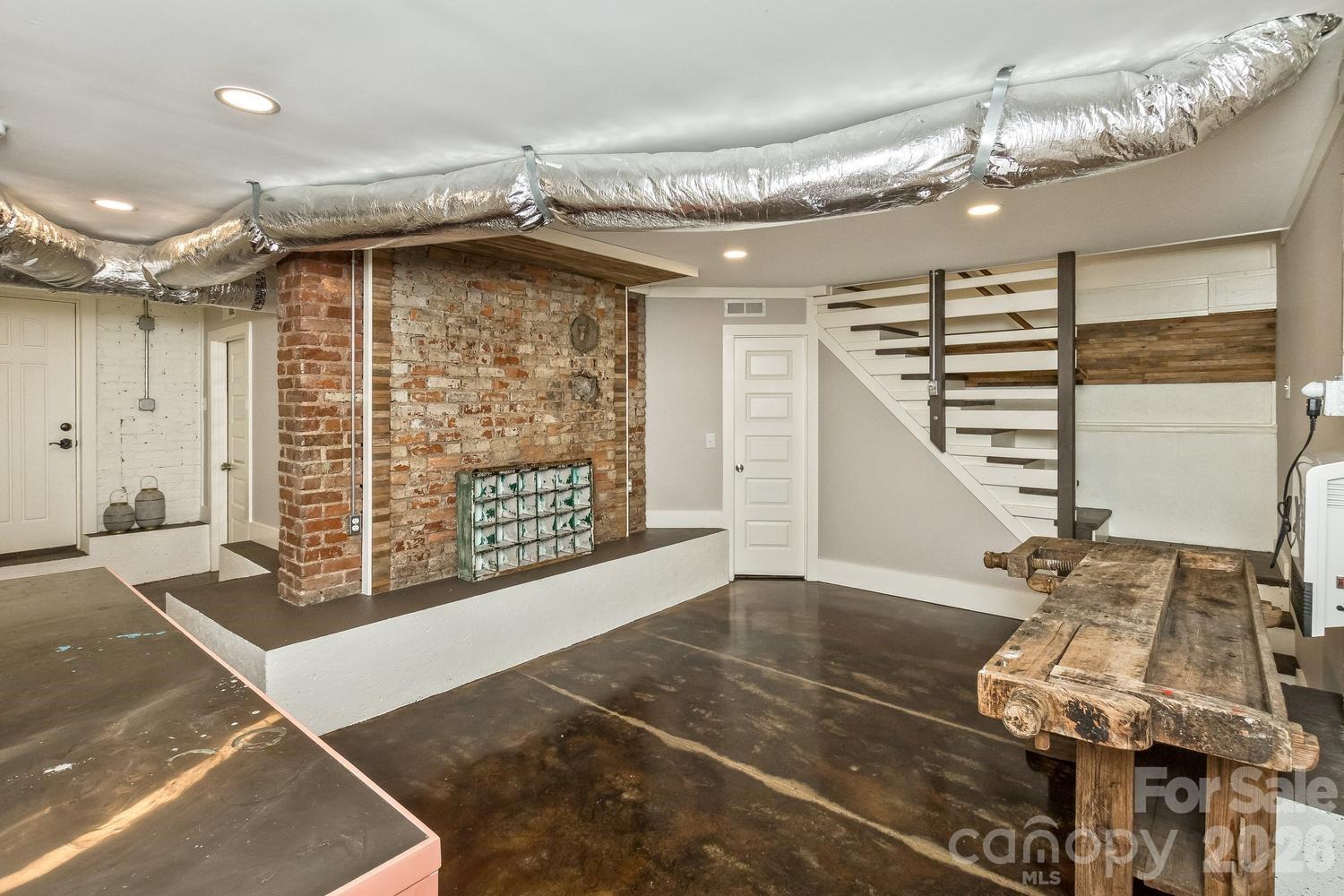 23 Woodvale Avenue — Asheville