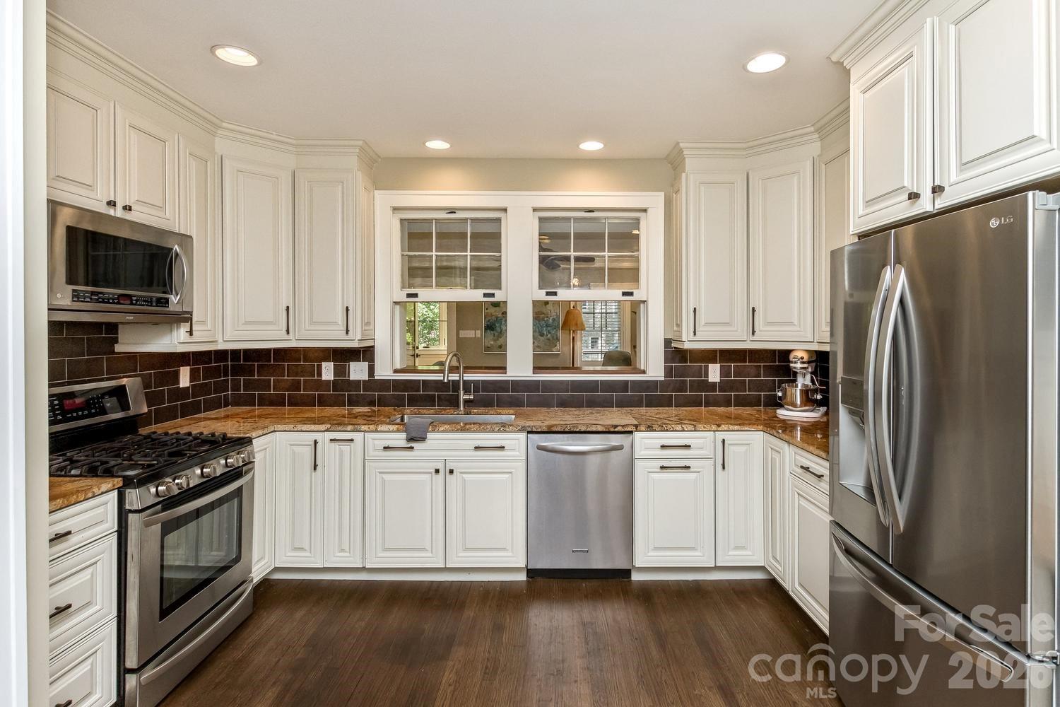 23 Woodvale Avenue — Asheville