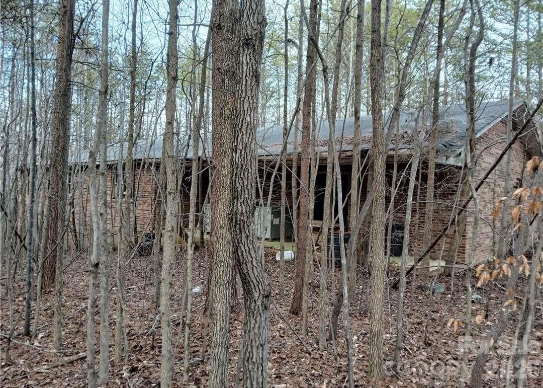 5001 Mecum Road — Walkertown