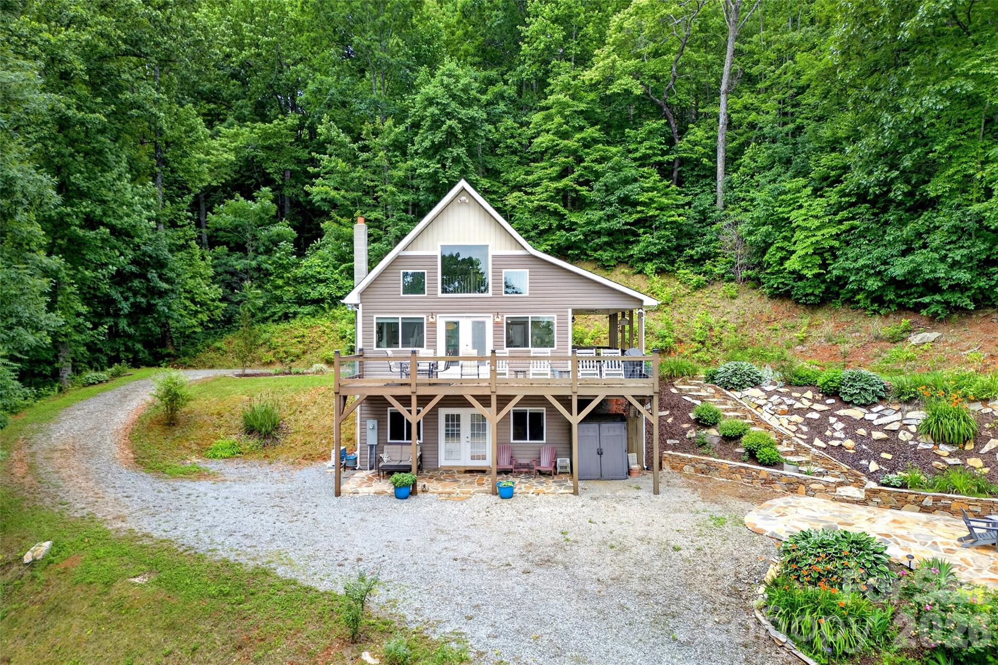 696 Hickory Nut Hollow — Old Fort