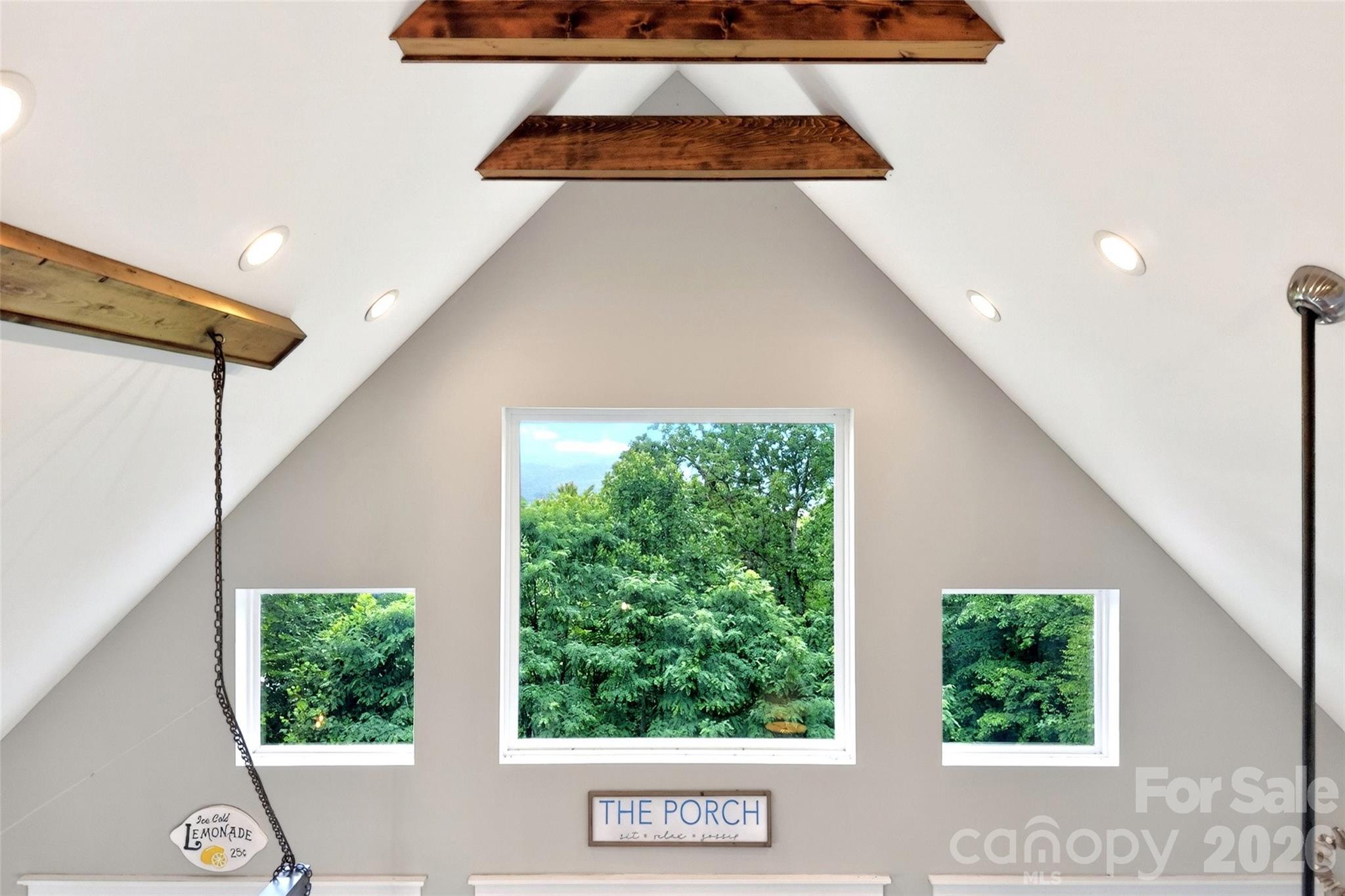 696 Hickory Nut Hollow — Old Fort