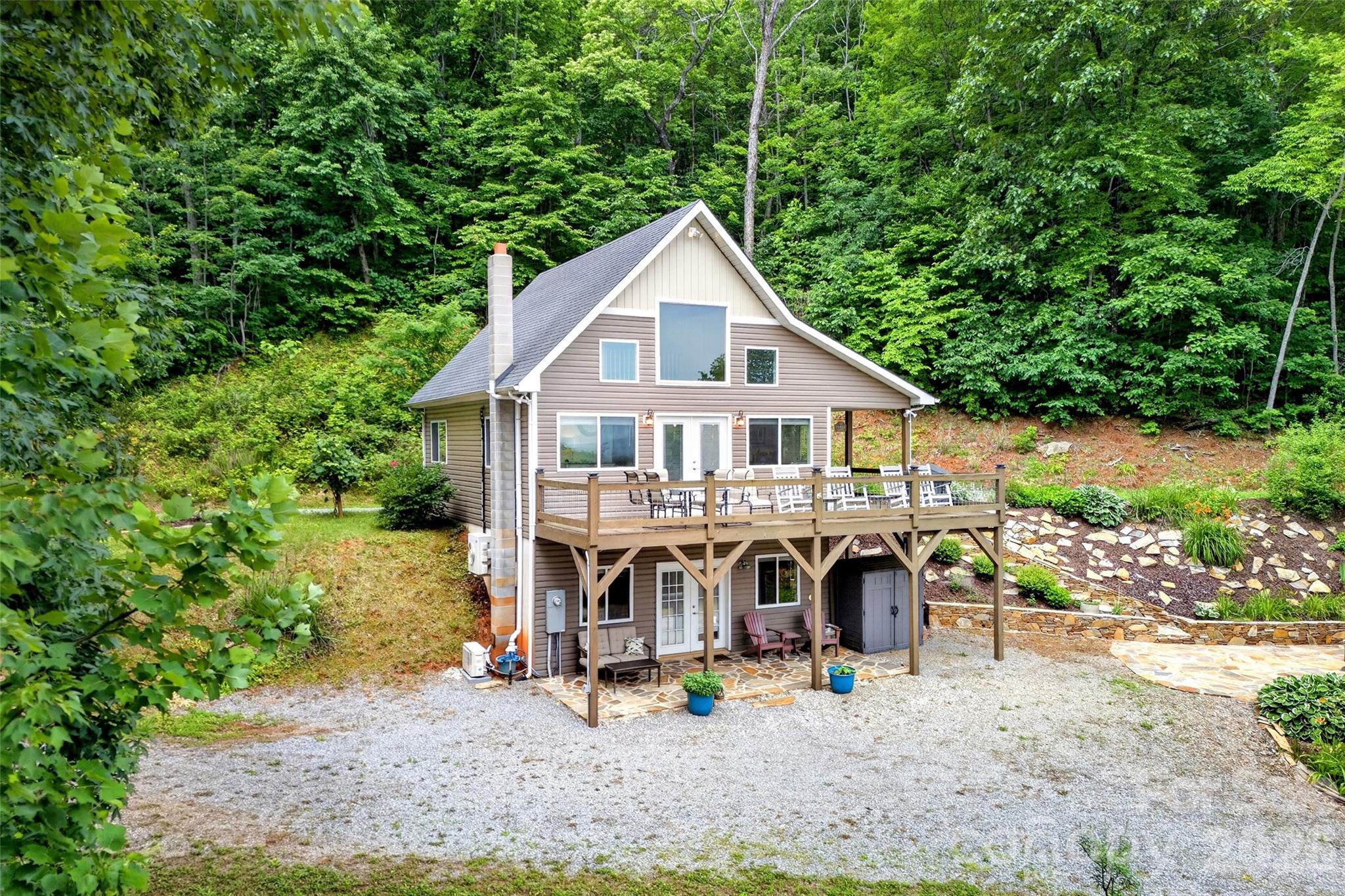696 Hickory Nut Hollow — Old Fort
