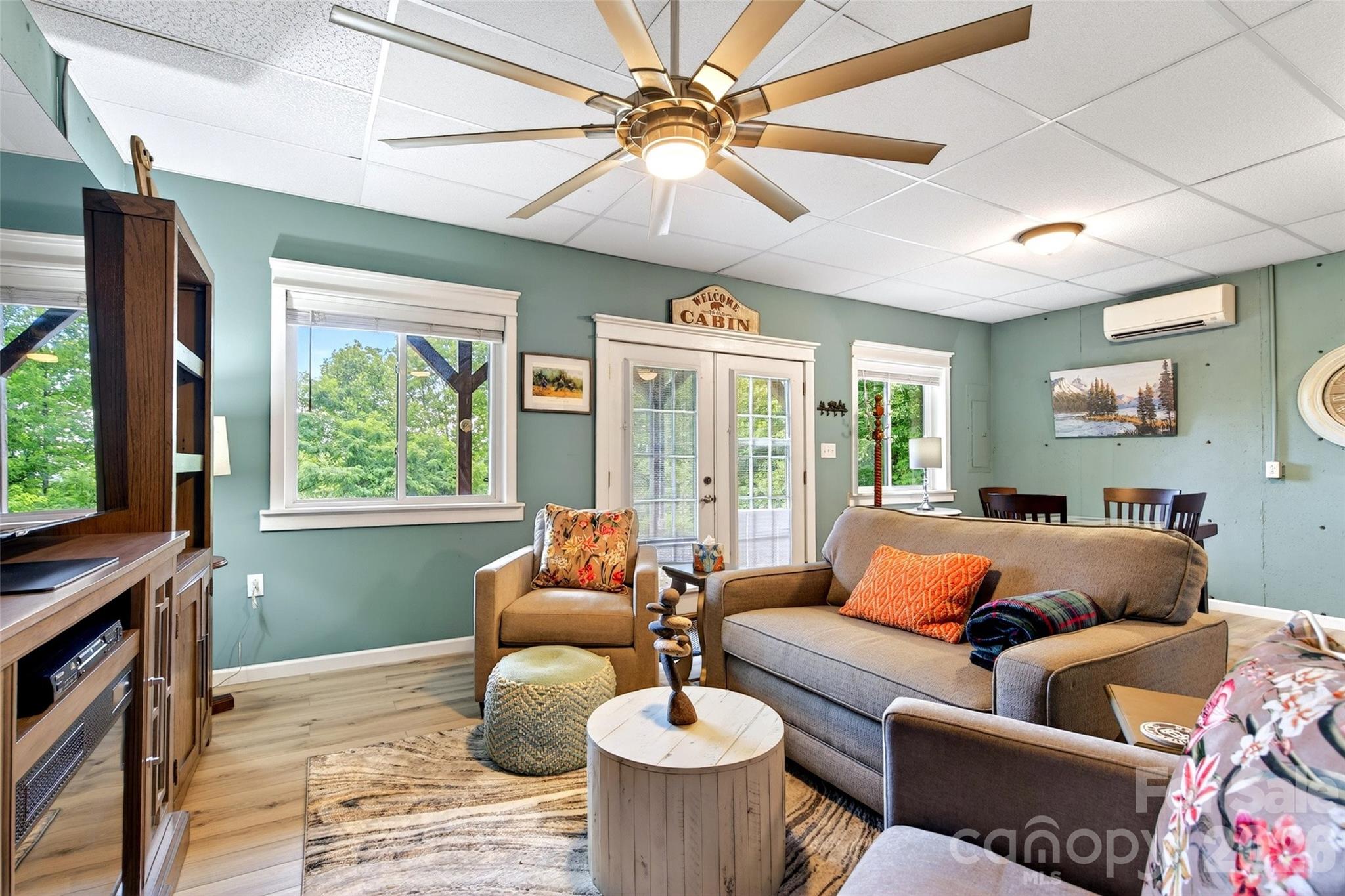 696 Hickory Nut Hollow — Old Fort