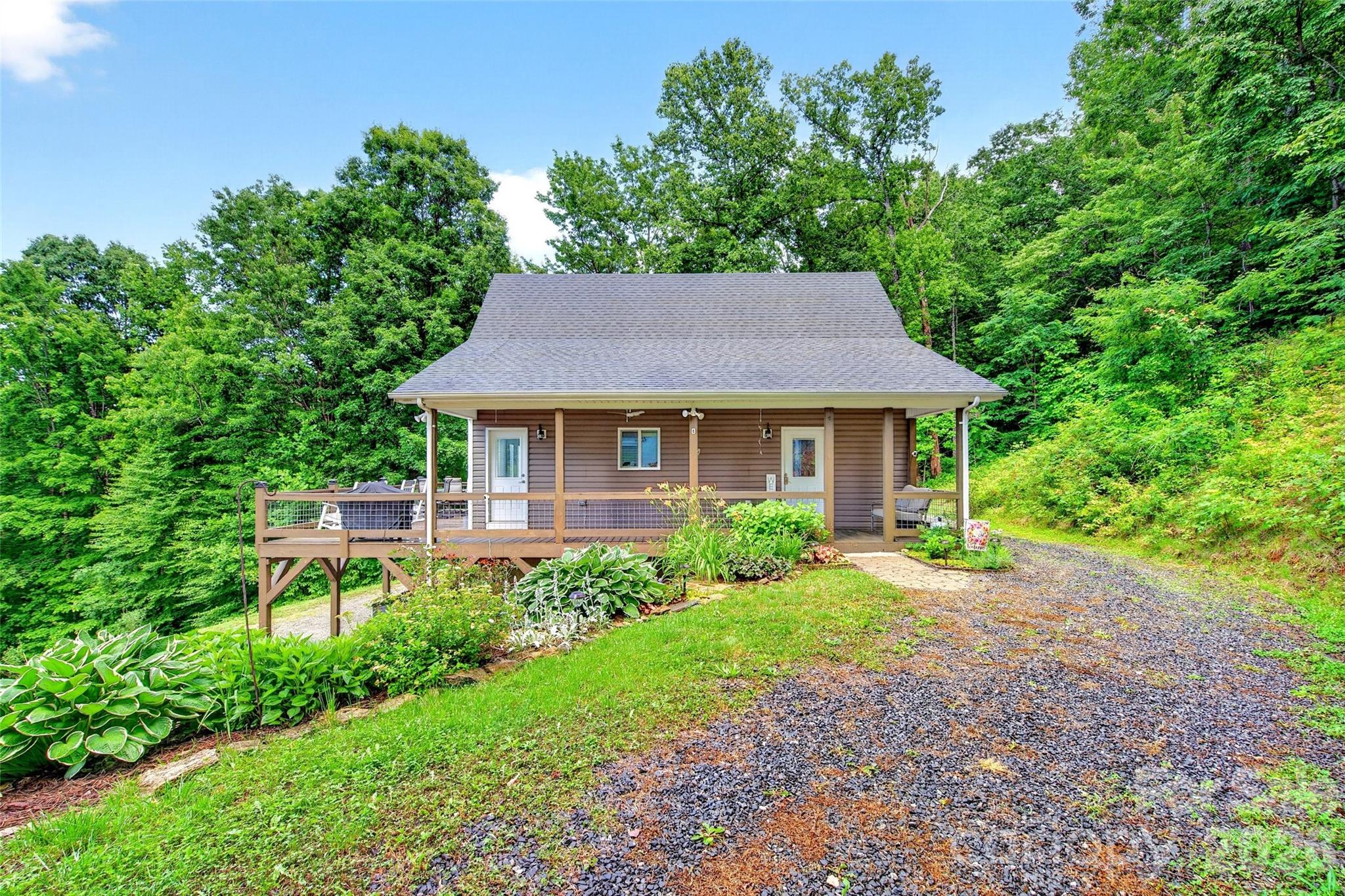 696 Hickory Nut Hollow — Old Fort