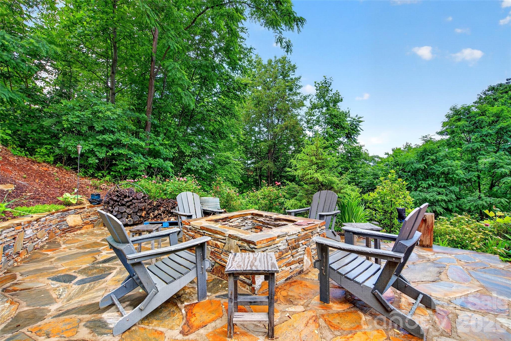 696 Hickory Nut Hollow — Old Fort