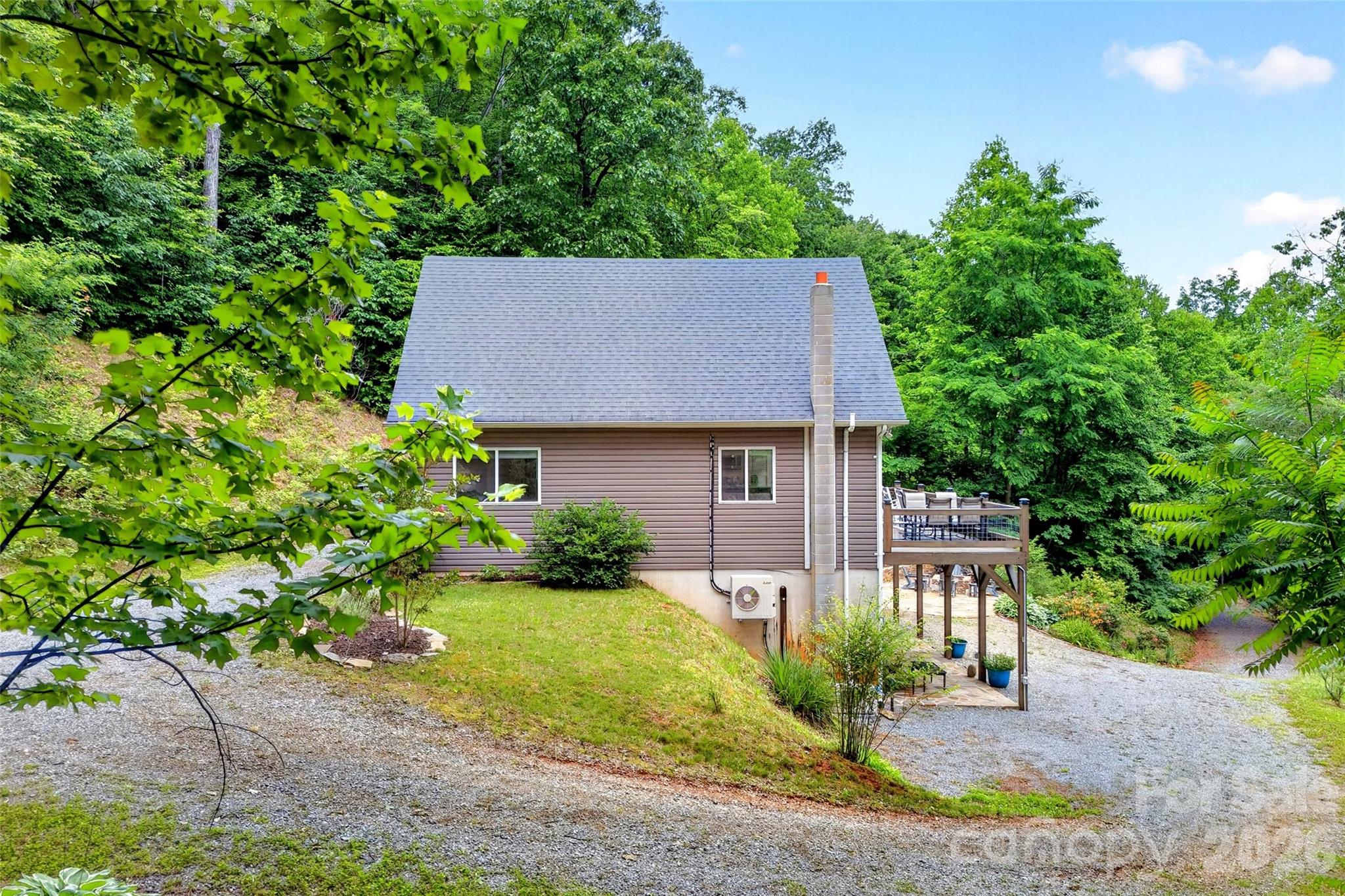 696 Hickory Nut Hollow — Old Fort