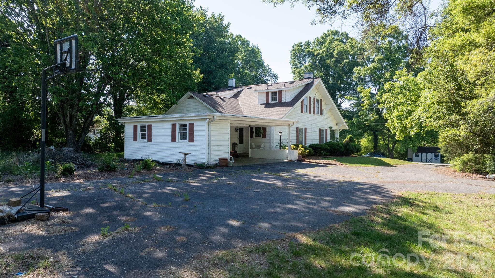 144 Hunter Bridge Road — Stony Point