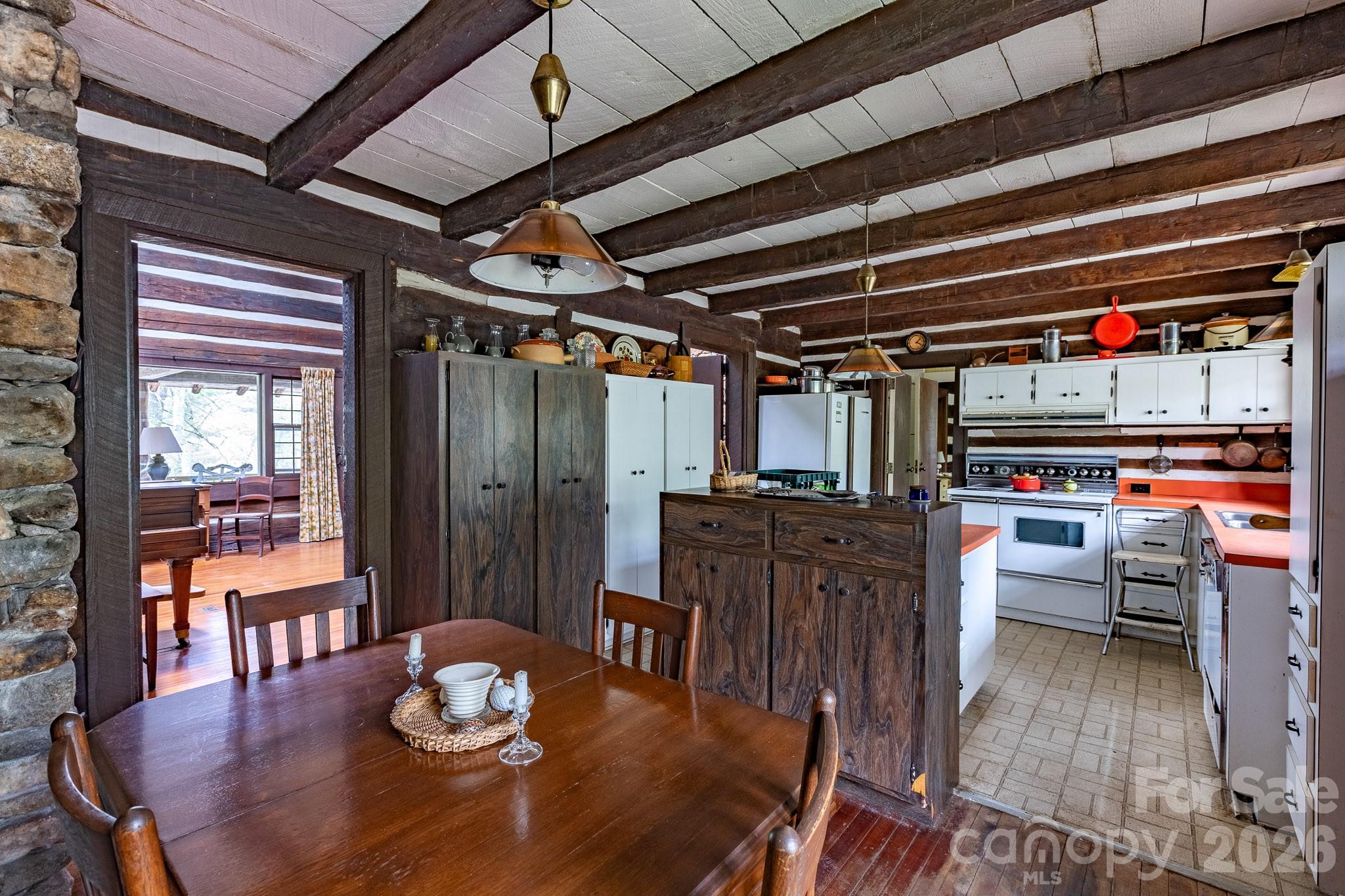 1971 Swiss Pine Lake Drive — Spruce Pine