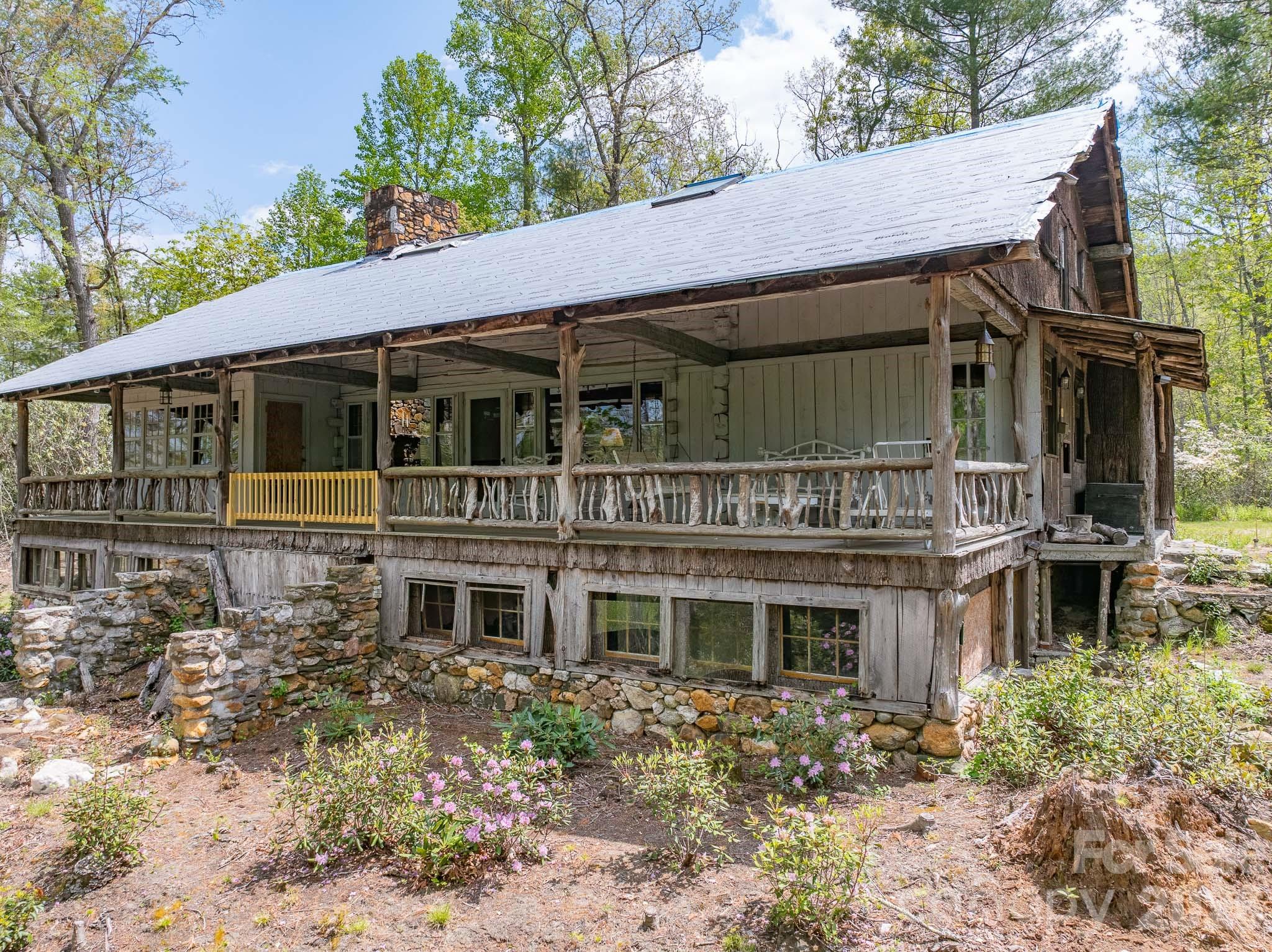 1971 Swiss Pine Lake Drive — Spruce Pine