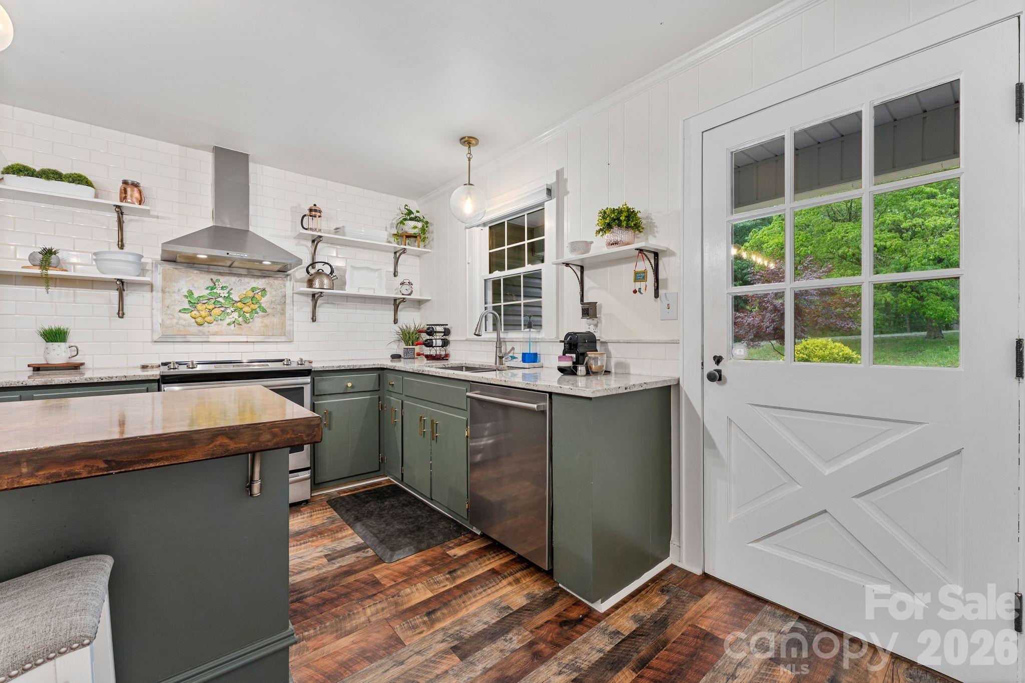 1014 Bramblewood Court NE — Lenoir