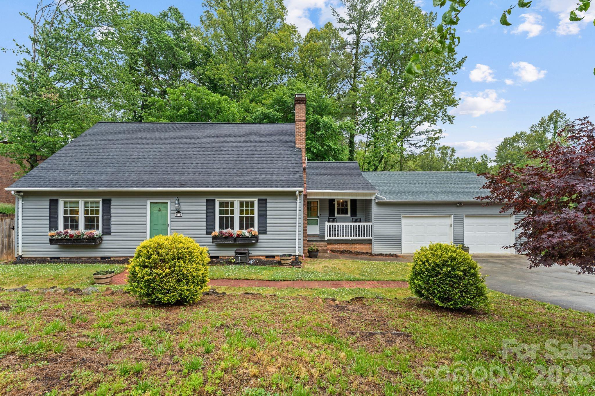 1014 Bramblewood Court NE — Lenoir