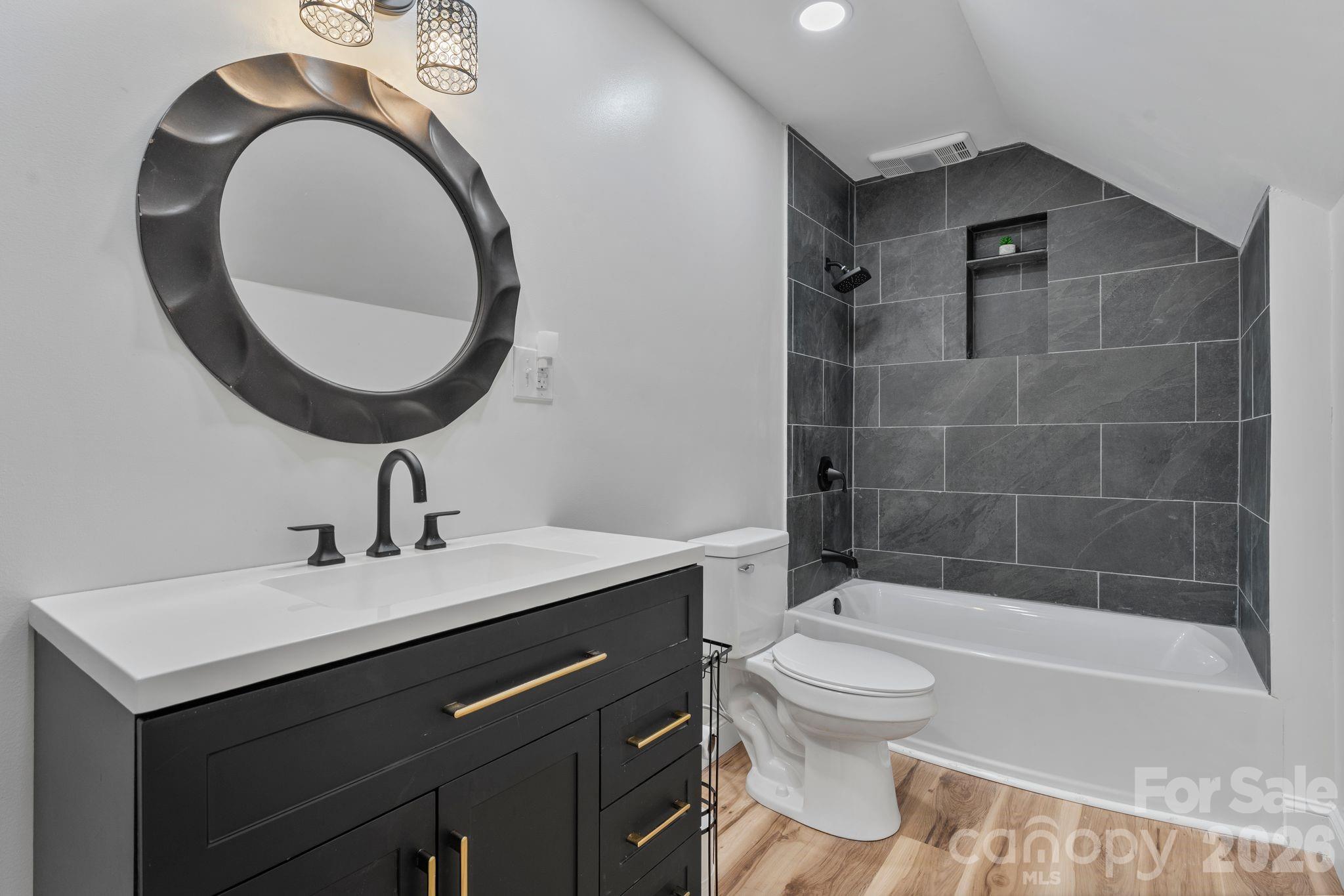 1014 Bramblewood Court NE — Lenoir