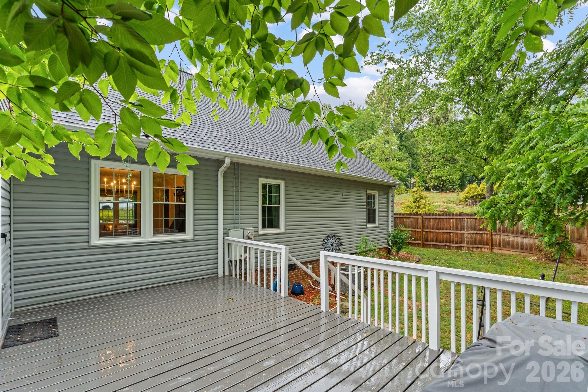1014 Bramblewood Court NE — Lenoir