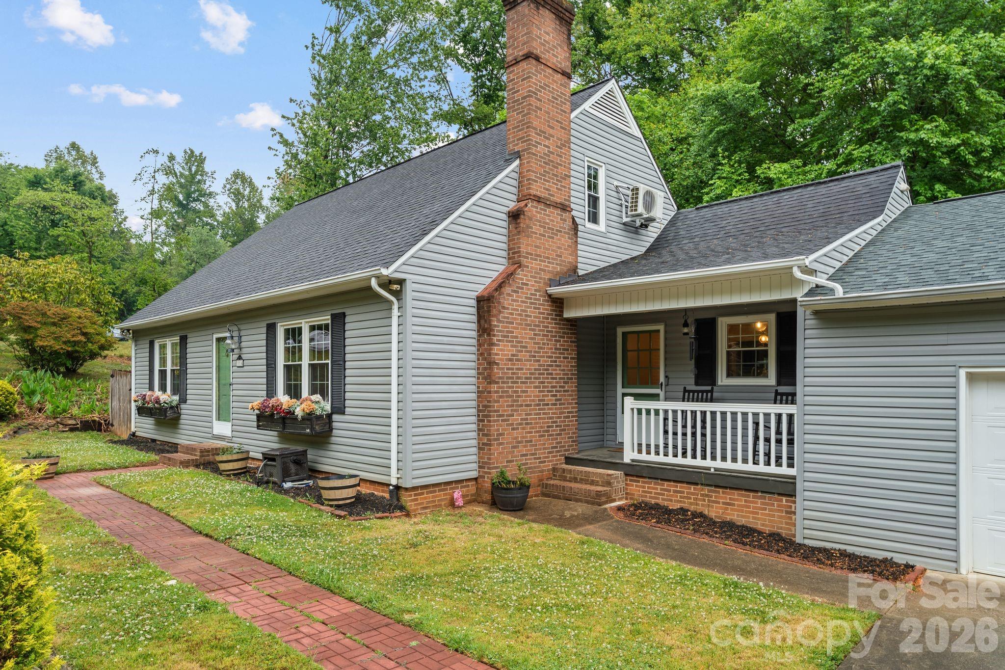 1014 Bramblewood Court NE — Lenoir