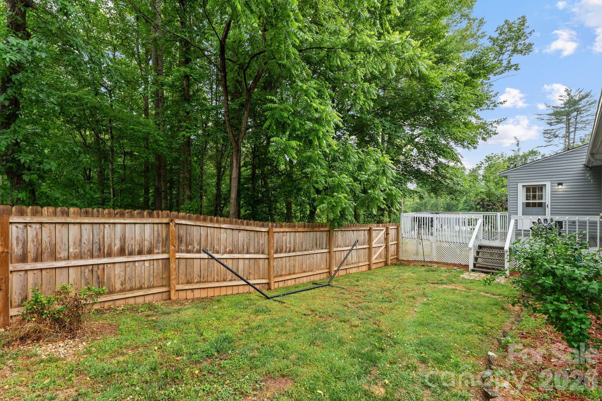 1014 Bramblewood Court NE — Lenoir