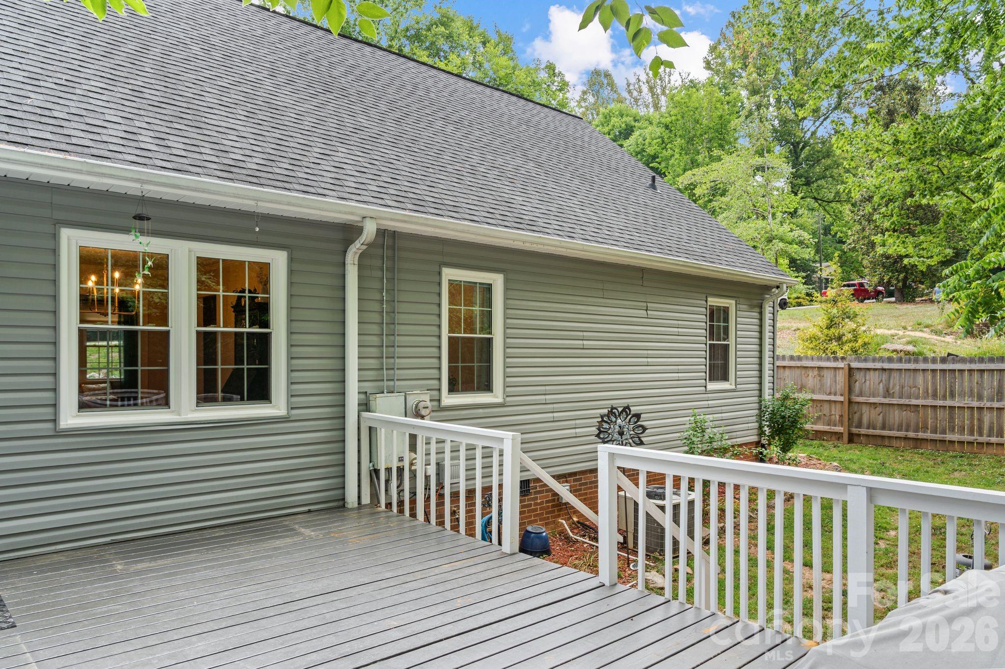 1014 Bramblewood Court NE — Lenoir