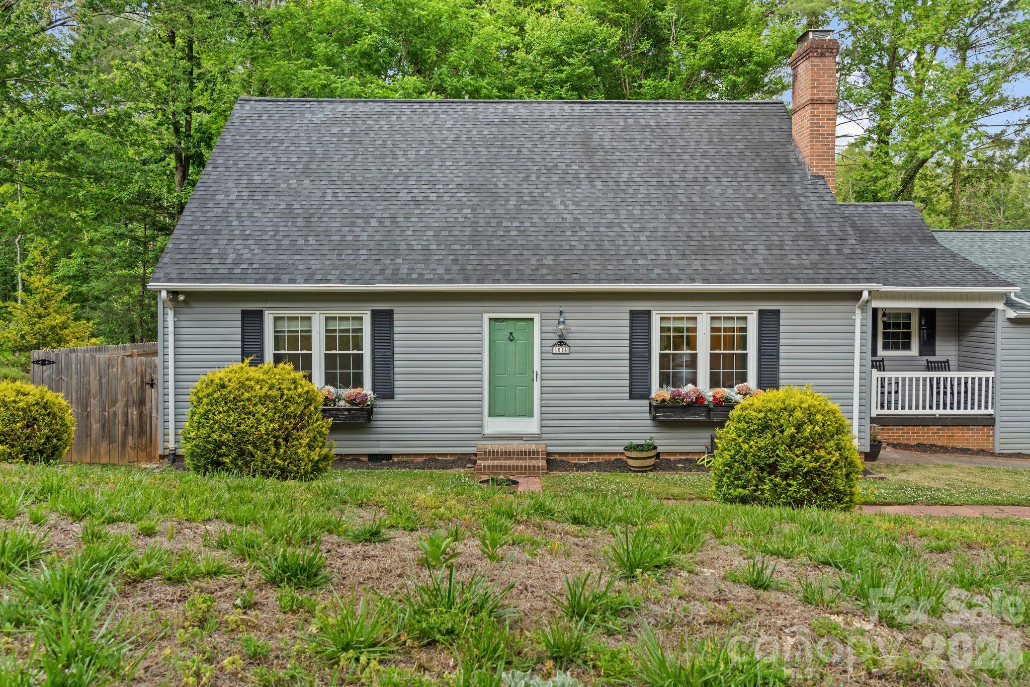 1014 Bramblewood Court NE — Lenoir