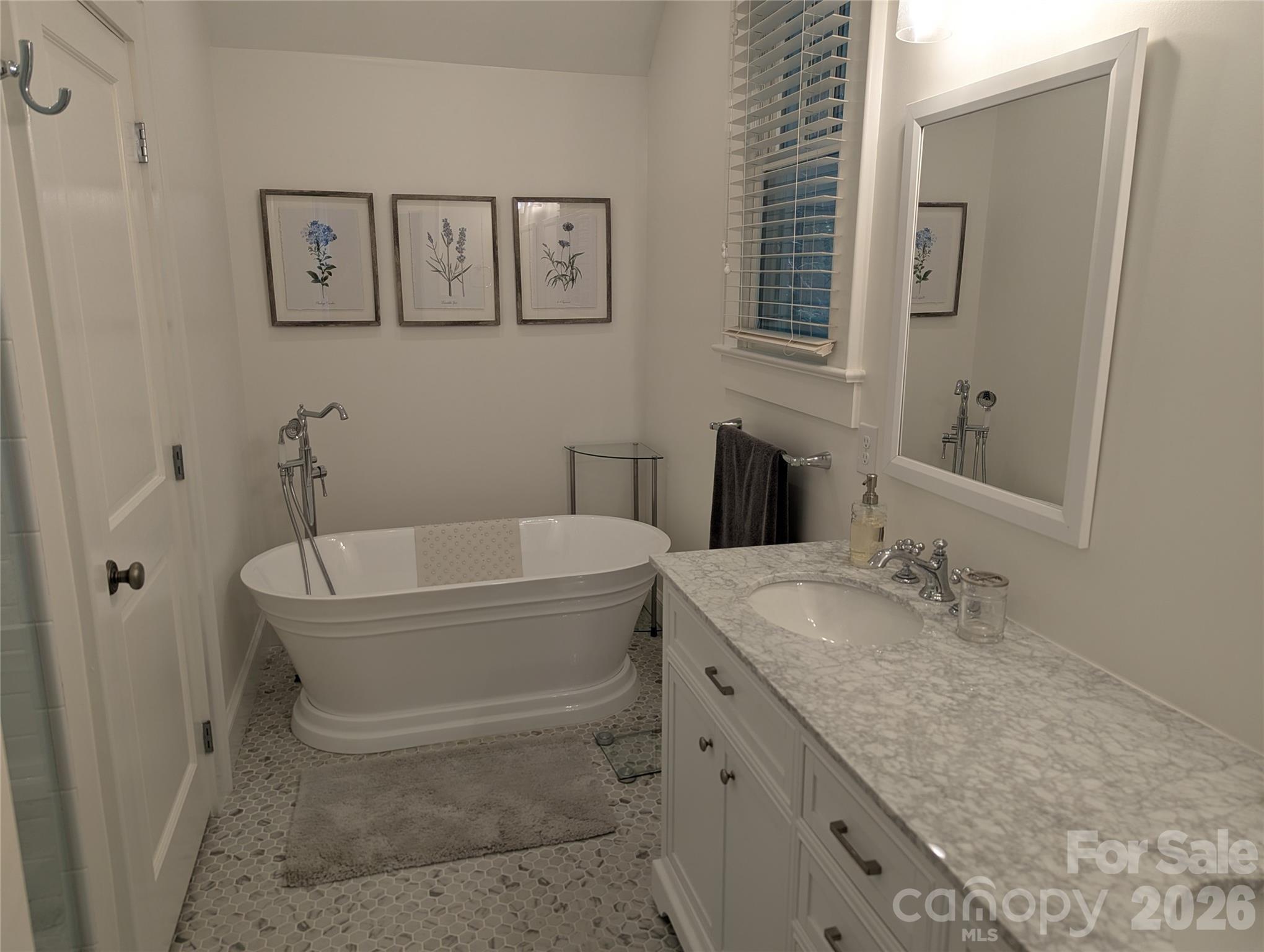 47 Cheshire Drive — Black Mountain