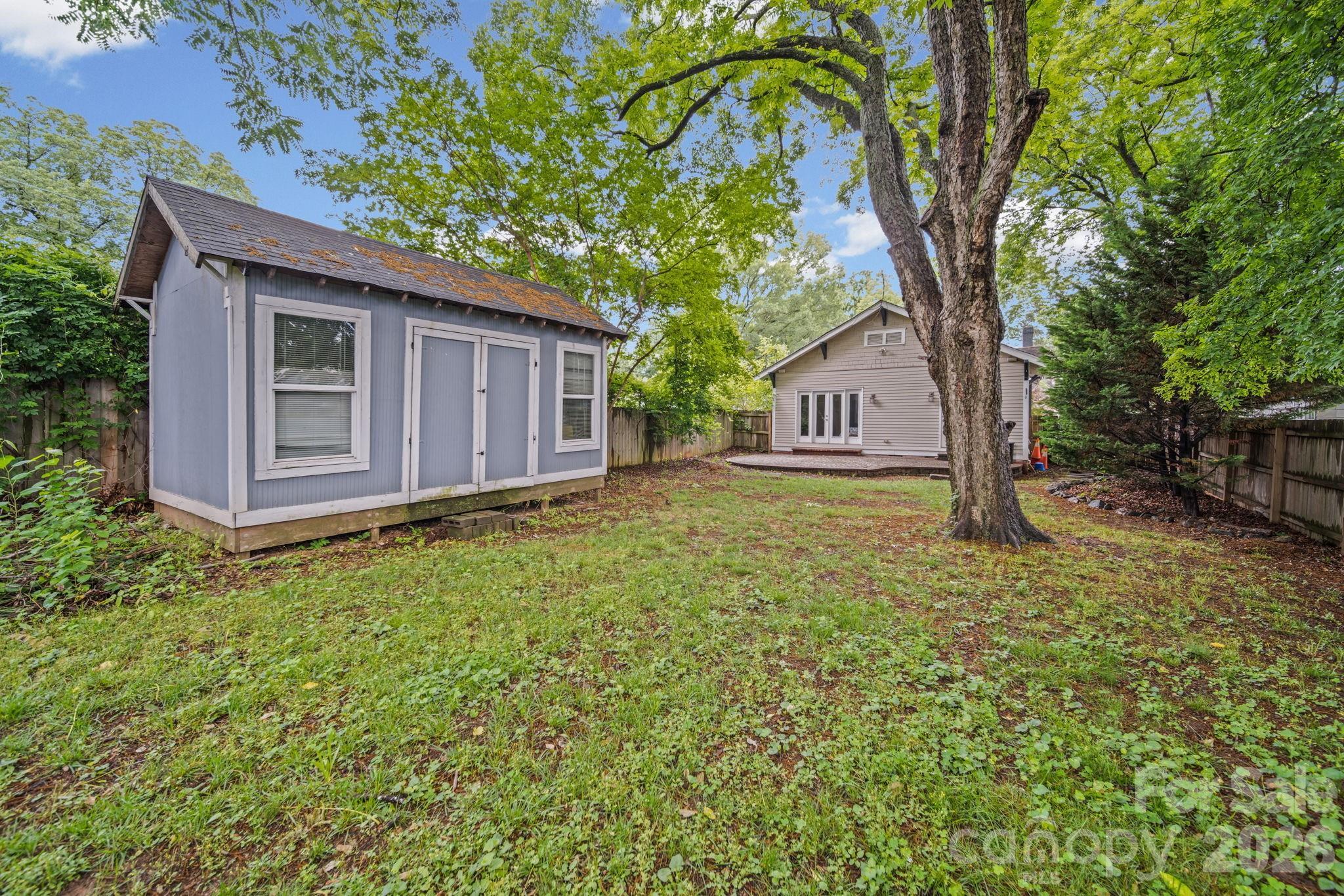 320 Westwood Avenue — Charlotte