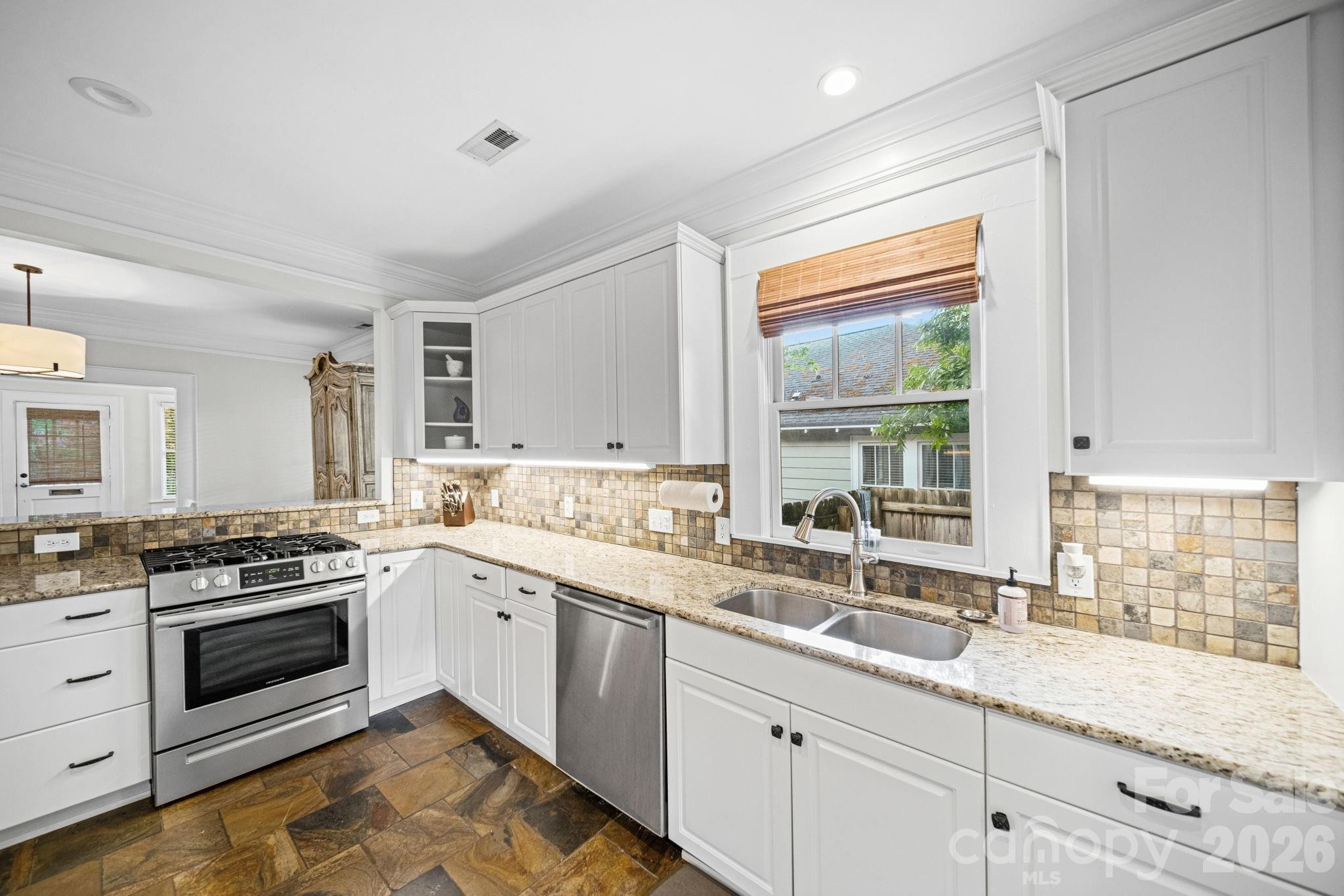 320 Westwood Avenue — Charlotte