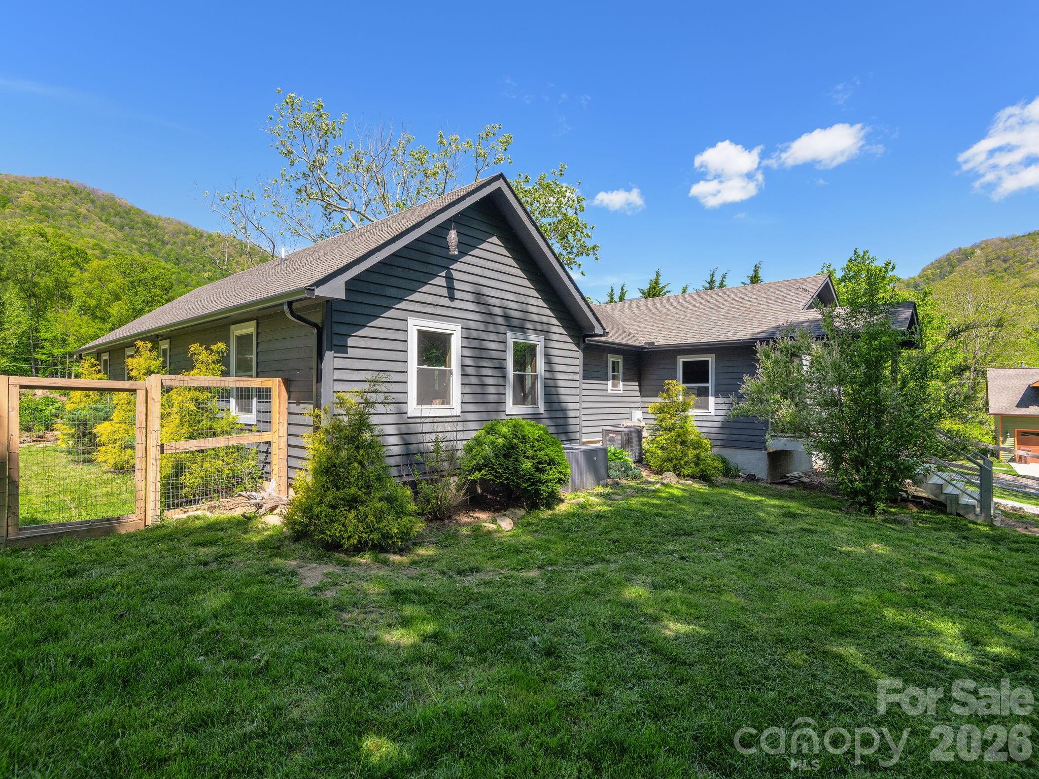 162 Johnson Branch Road — Maggie Valley