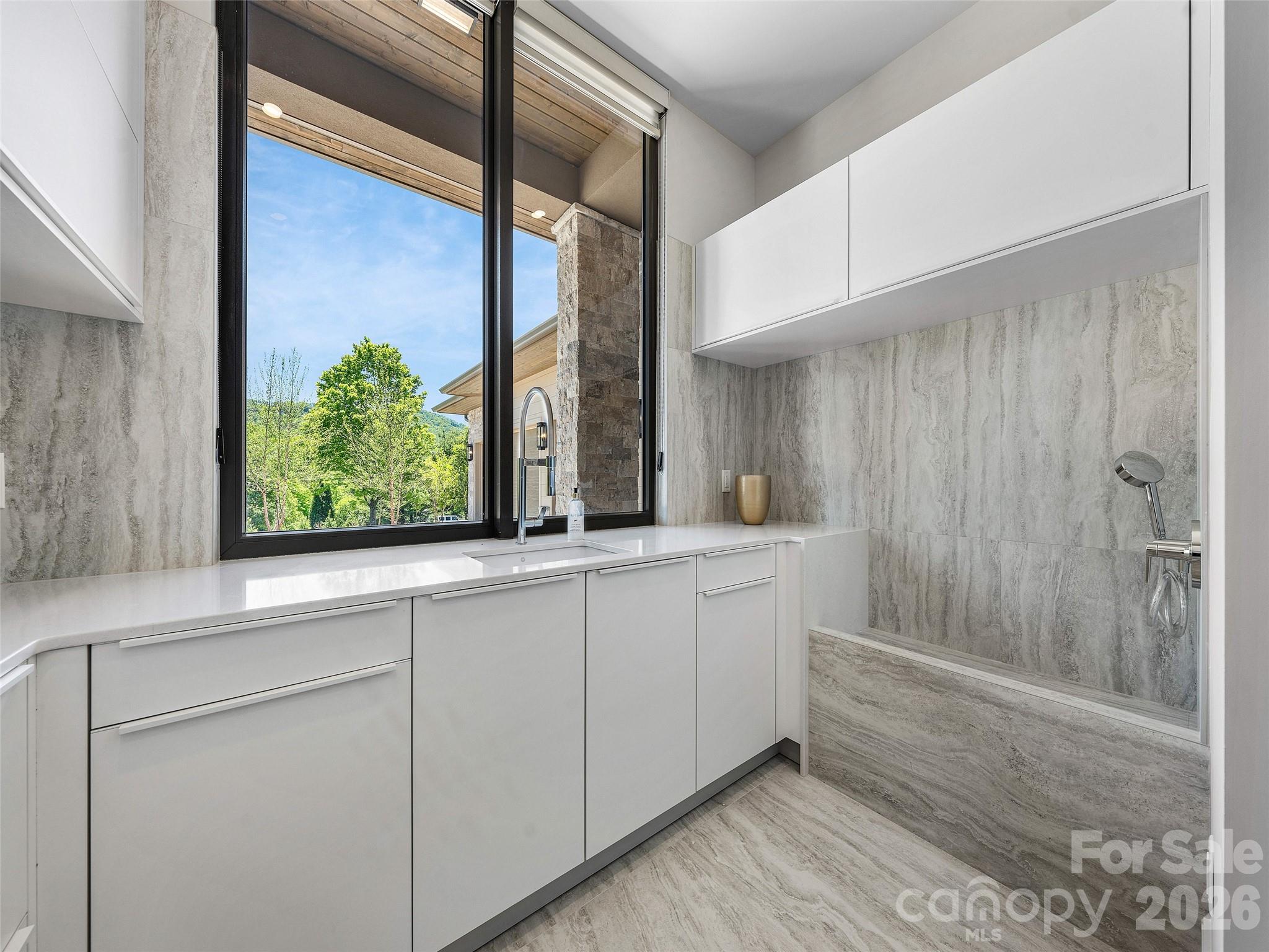 60 Walnut Valley Parkway — Arden