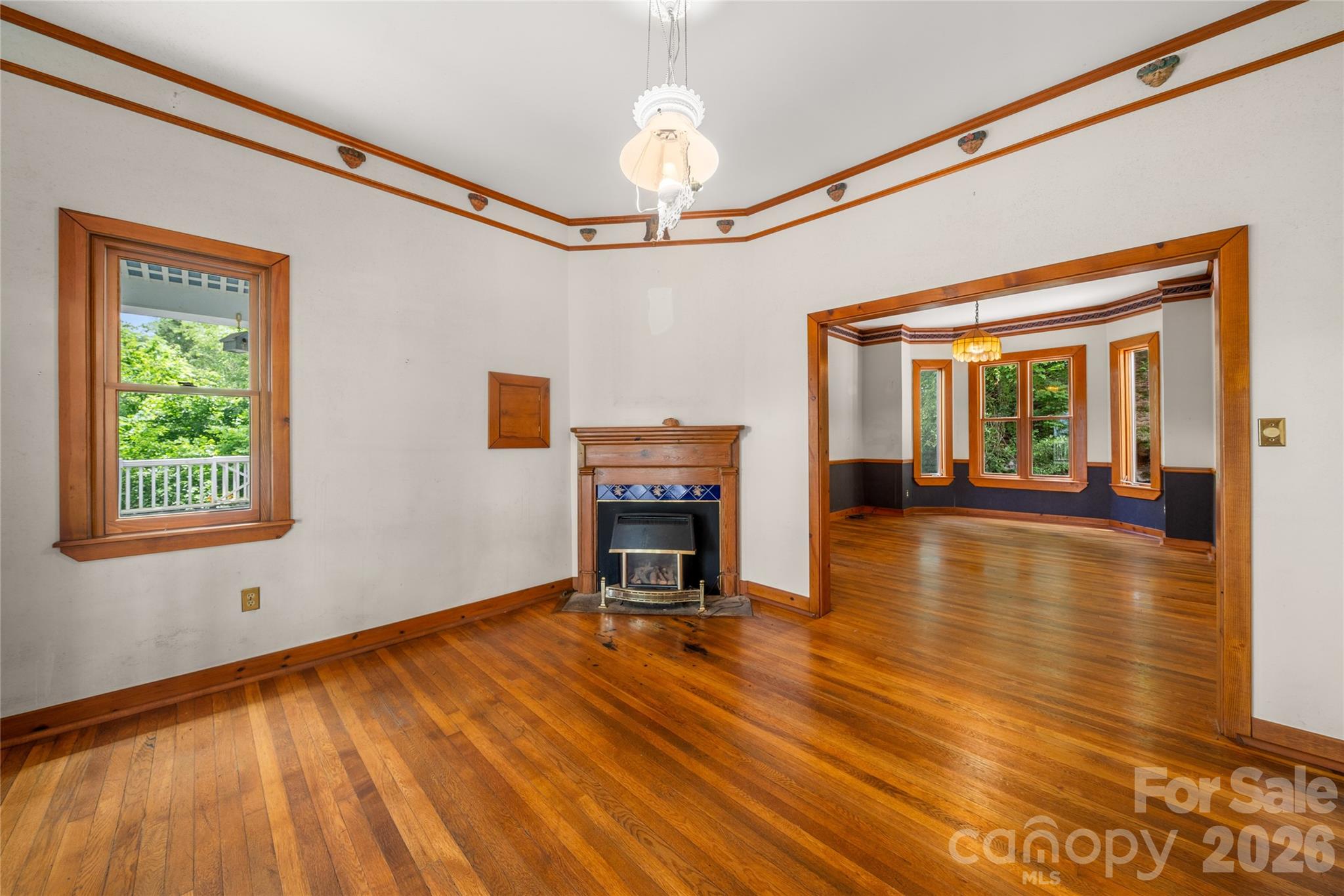 32 Delano Road — Asheville