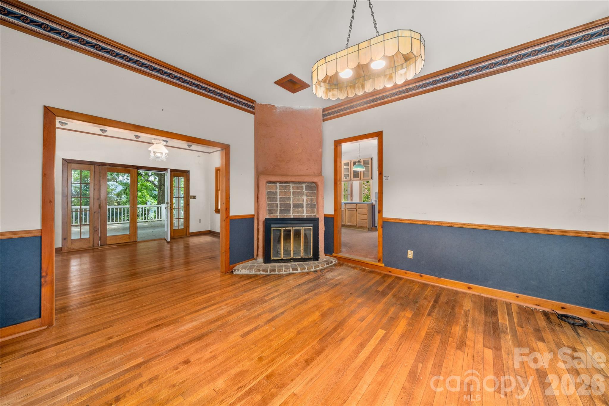 32 Delano Road — Asheville