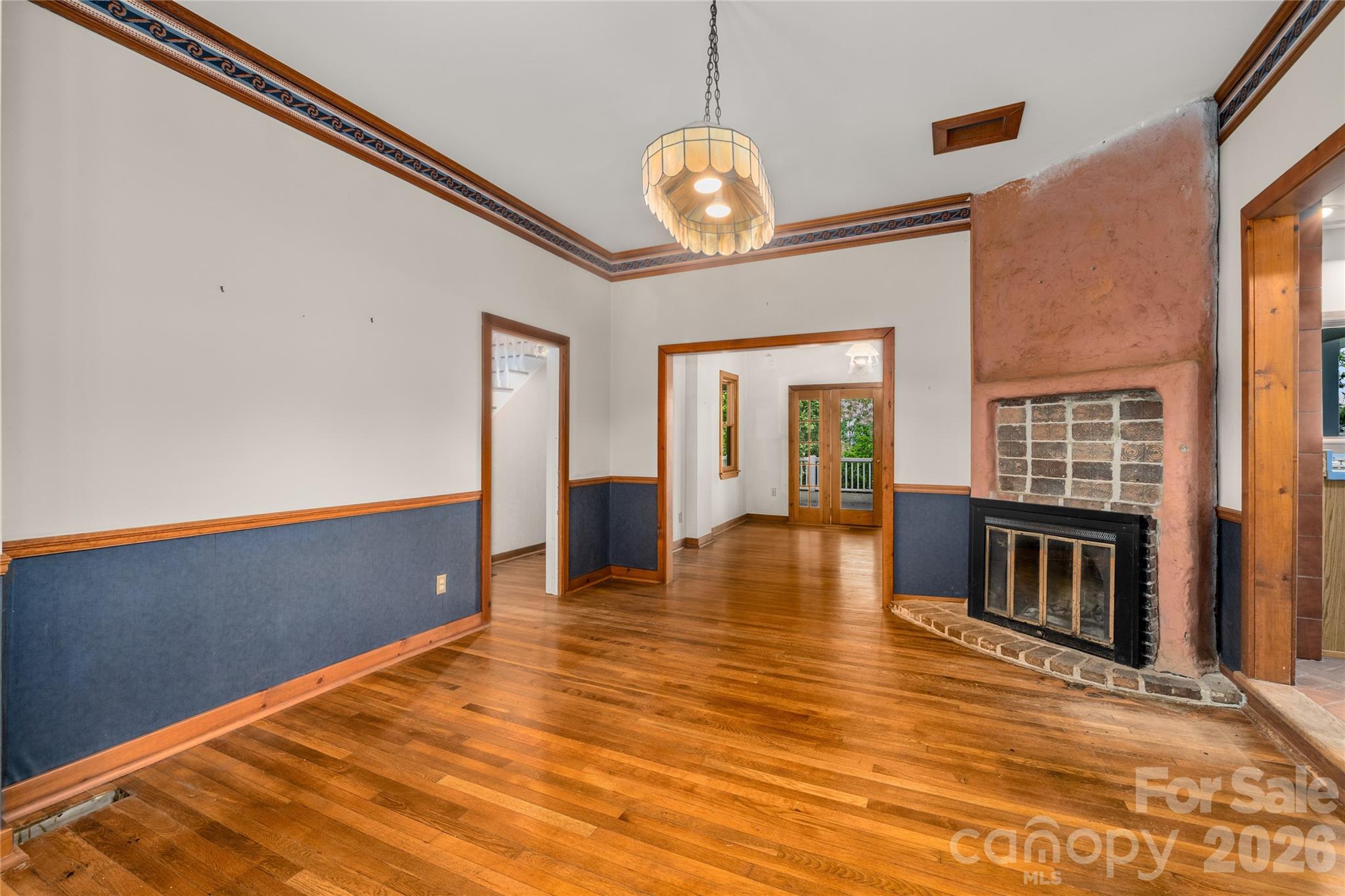 32 Delano Road — Asheville