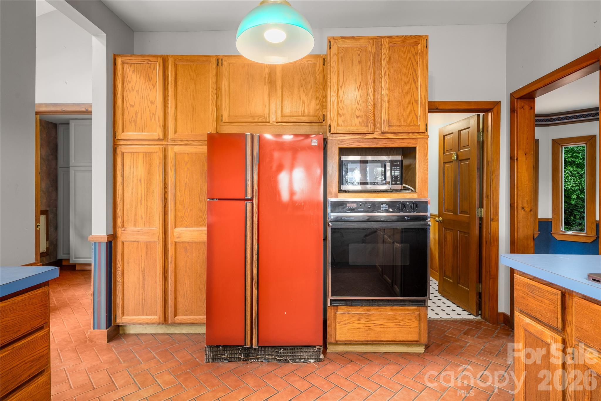 32 Delano Road — Asheville