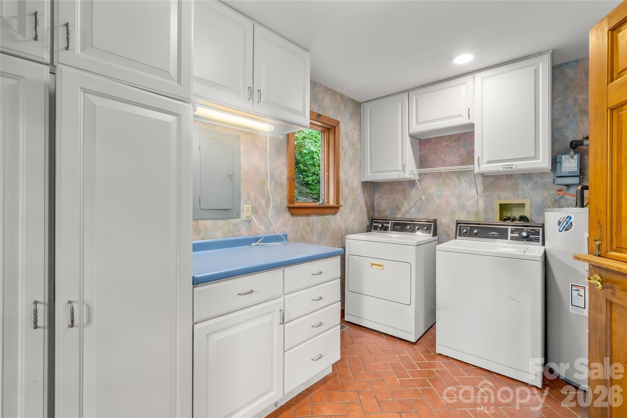 32 Delano Road — Asheville